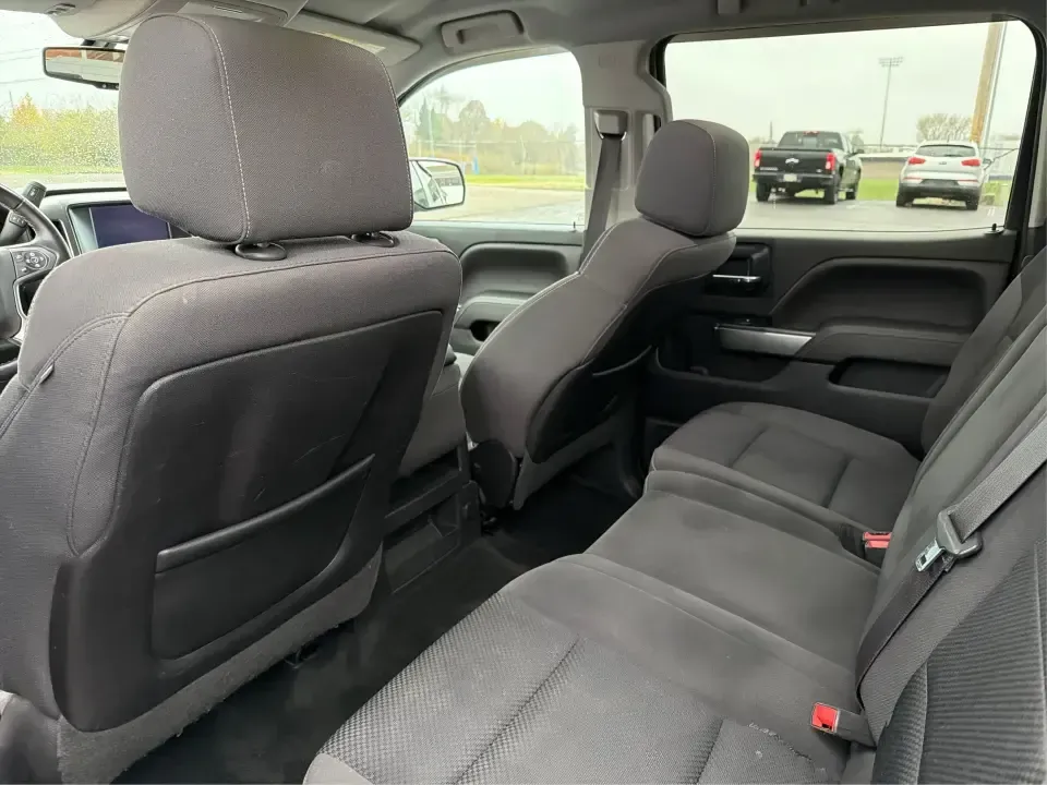 2014 Chevrolet Silverado 1500 1LT (3GCUKREC1EG) with an 5.3L V8 OHV 16V engine, 6-Speed Automatic transmission, located at 8750 N County Rd 25A, Piqua, OH, 45356, (937) 908-9800, 40.164391, -84.232513 - **Elevate Your Lifestyle with the 2014 Chevrolet Silverado 1500** <br /> <br /> Unleash the power of adventure with the 2014 Chevrolet Silverado 1500, the perfect companion for weekend road trips, family outings, or tackling tough jobs around Troy, OH. This rugged yet refined truck blends capabilit - Photo#10