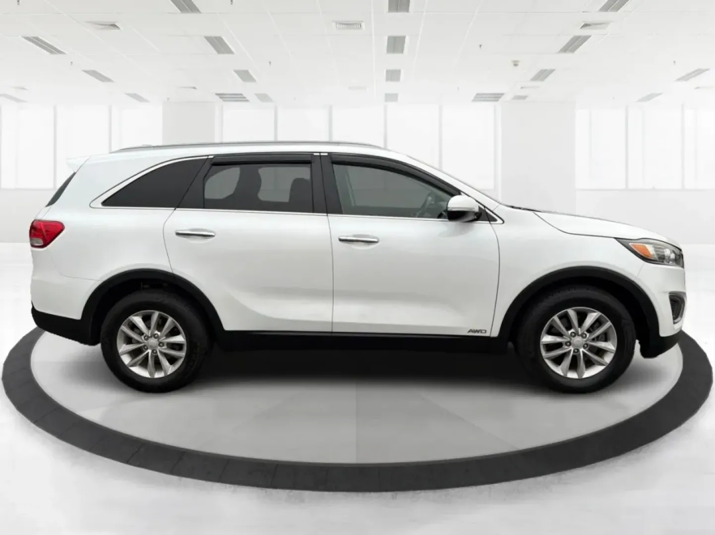 2016 Kia Sorento 2.4L LX (5XYPGDA36GG) with an 2.4L I-4 gasoline direct injection engine, located at 1951 S Dayton Lakeview Rd., New Carlisle, OH, 45344, (937) 908-9800, 39.890999, -84.050255 - **Experience Adventure with the 2016 Kia Sorento Your Perfect Family SUV!**<br /> <br /> Are you ready to elevate your family's adventures with a vehicle that's as versatile as your lifestyle? Look no further than the 2016 Kia Sorento, available now at Advantage Car and Credit in New Carlisle, OH. - Photo#1