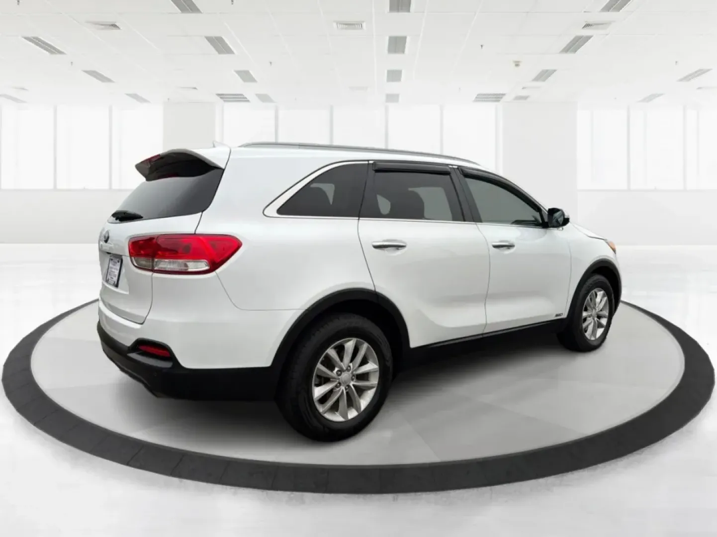 2016 Kia Sorento 2.4L LX (5XYPGDA36GG) with an 2.4L I-4 gasoline direct injection engine, located at 1951 S Dayton Lakeview Rd., New Carlisle, OH, 45344, (937) 908-9800, 39.890999, -84.050255 - **Experience Adventure with the 2016 Kia Sorento Your Perfect Family SUV!**<br /> <br /> Are you ready to elevate your family's adventures with a vehicle that's as versatile as your lifestyle? Look no further than the 2016 Kia Sorento, available now at Advantage Car and Credit in New Carlisle, OH. - Photo#2