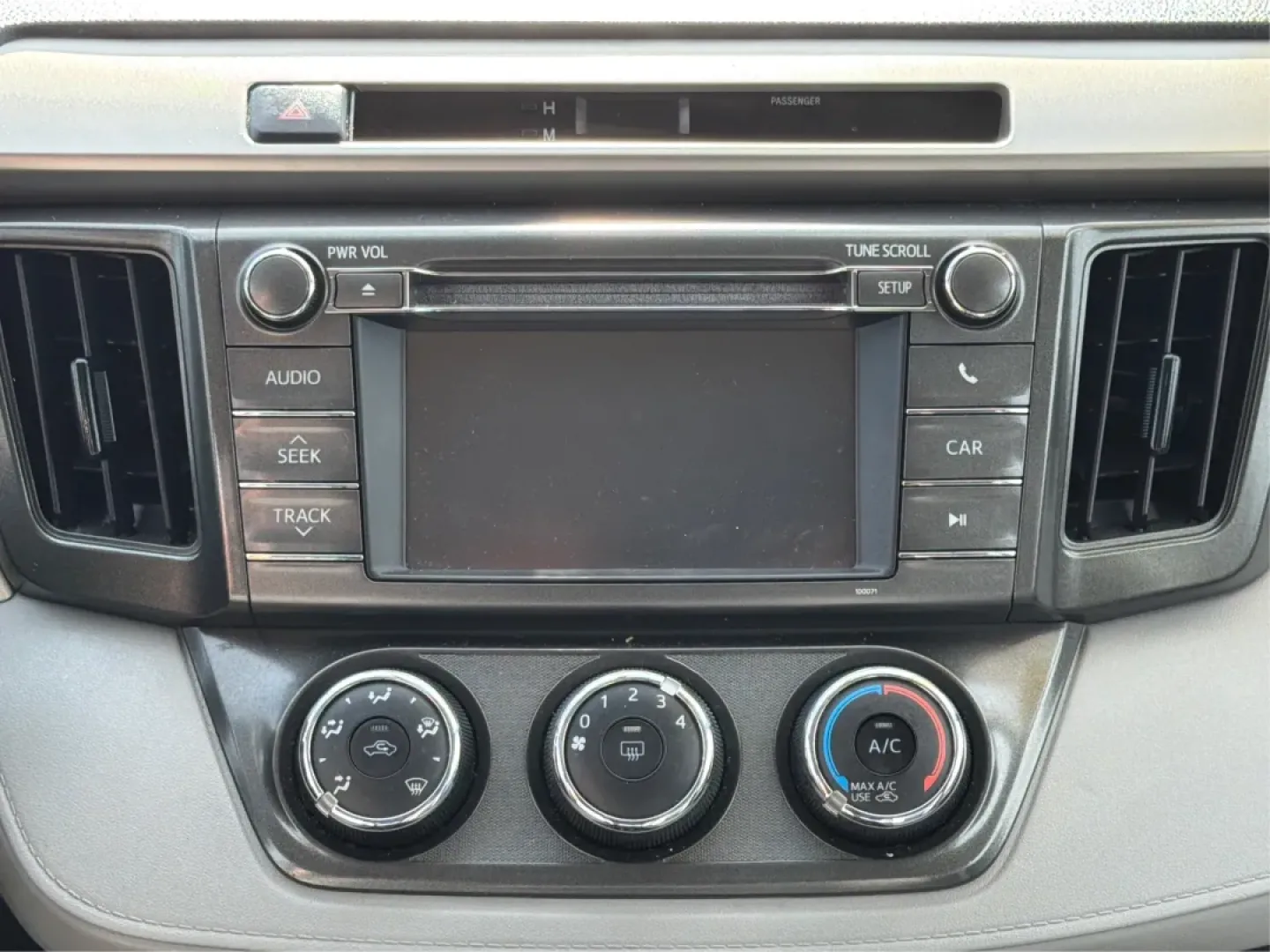 2013 Toyota RAV4 LE (2T3BFREV1DW) with an 2.5L I-4 DOHC engine, located at 401 Woodman Dr, Riverside, OH, 45431, (937) 908-9800, 39.760899, -84.123421 - Are you ready to elevate your daily commute or embark on your next weekend adventure? Look no further than this impressive 2013 Toyota RAV4 LE, available now at Advantage Car and Credit - Riverside. This versatile SUV is perfect for budget-conscious buyers seeking a reliable vehicle that accommodate - Photo#13