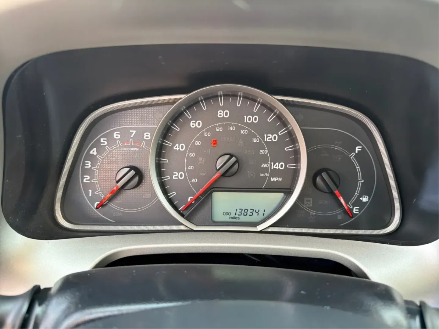 2013 Toyota RAV4 LE (2T3BFREV1DW) with an 2.5L I-4 DOHC engine, located at 401 Woodman Dr, Riverside, OH, 45431, (937) 908-9800, 39.760899, -84.123421 - Are you ready to elevate your daily commute or embark on your next weekend adventure? Look no further than this impressive 2013 Toyota RAV4 LE, available now at Advantage Car and Credit - Riverside. This versatile SUV is perfect for budget-conscious buyers seeking a reliable vehicle that accommodate - Photo#15