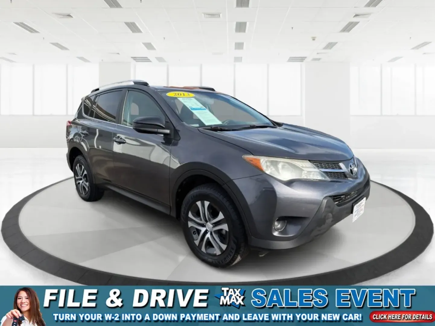 2013 Toyota RAV4 LE (2T3BFREV1DW) with an 2.5L I-4 DOHC engine, located at 401 Woodman Dr, Riverside, OH, 45431, (937) 908-9800, 39.760899, -84.123421 - Are you ready to elevate your daily commute or embark on your next weekend adventure? Look no further than this impressive 2013 Toyota RAV4 LE, available now at Advantage Car and Credit - Riverside. This versatile SUV is perfect for budget-conscious buyers seeking a reliable vehicle that accommodate - Photo#0