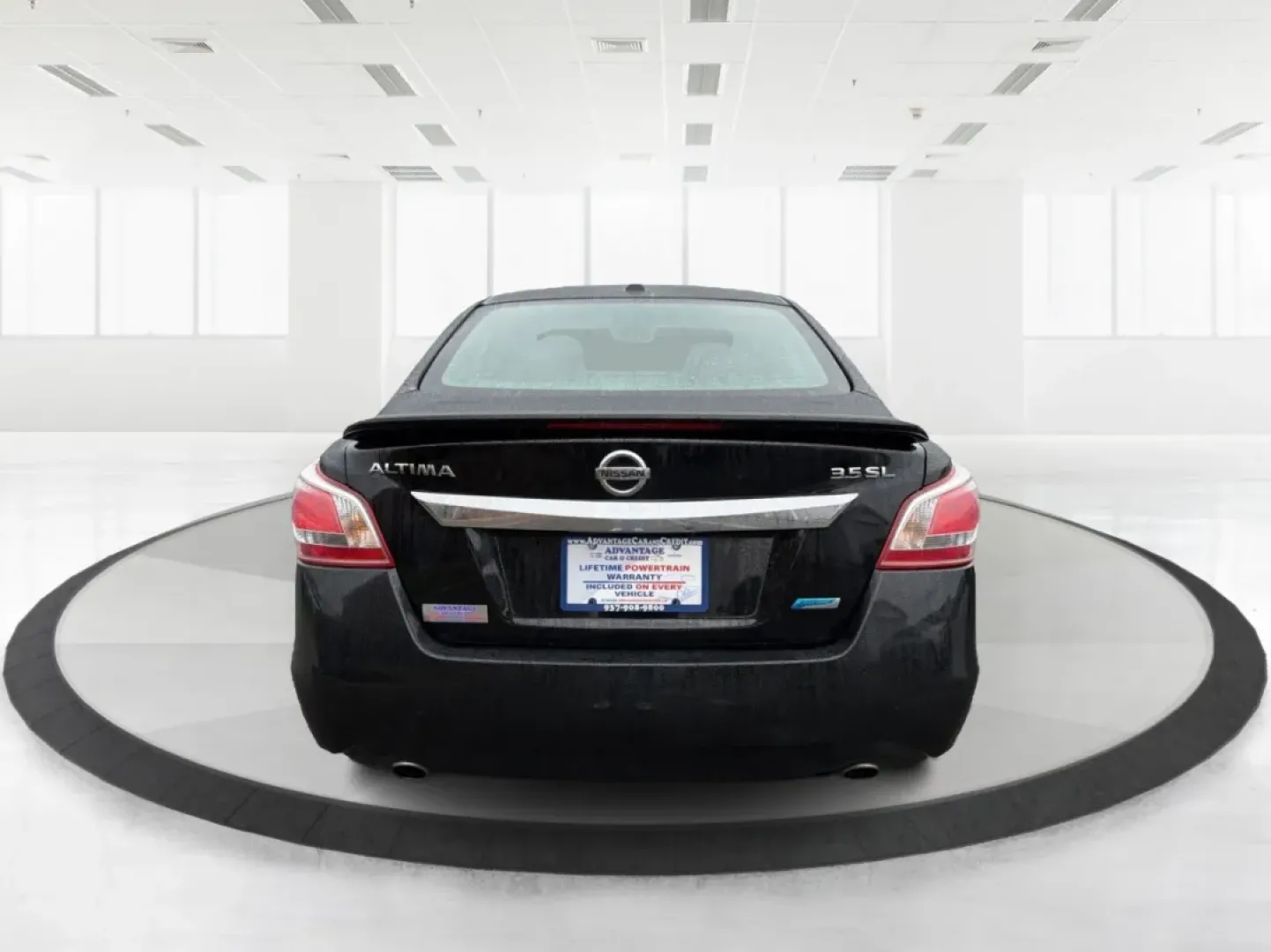 2013 Nissan Altima 3.5 SL (1N4BL3AP9DC) with an VQ 3.5L V-6 DOHC engine, located at 401 Woodman Dr, Riverside, OH, 45431, (937) 908-9800, 39.760899, -84.123421 - **Discover the 2013 Nissan Altima 3.5 SL - Your Perfect Family Sedan Awaits!**<br /> <br /> Are you in search of a reliable and stylish sedan that fits seamlessly into your daily life? The 2013 Nissan Altima 3.5 SL is here to cater to your needs, whether you're navigating the school run, commuting t - Photo#3