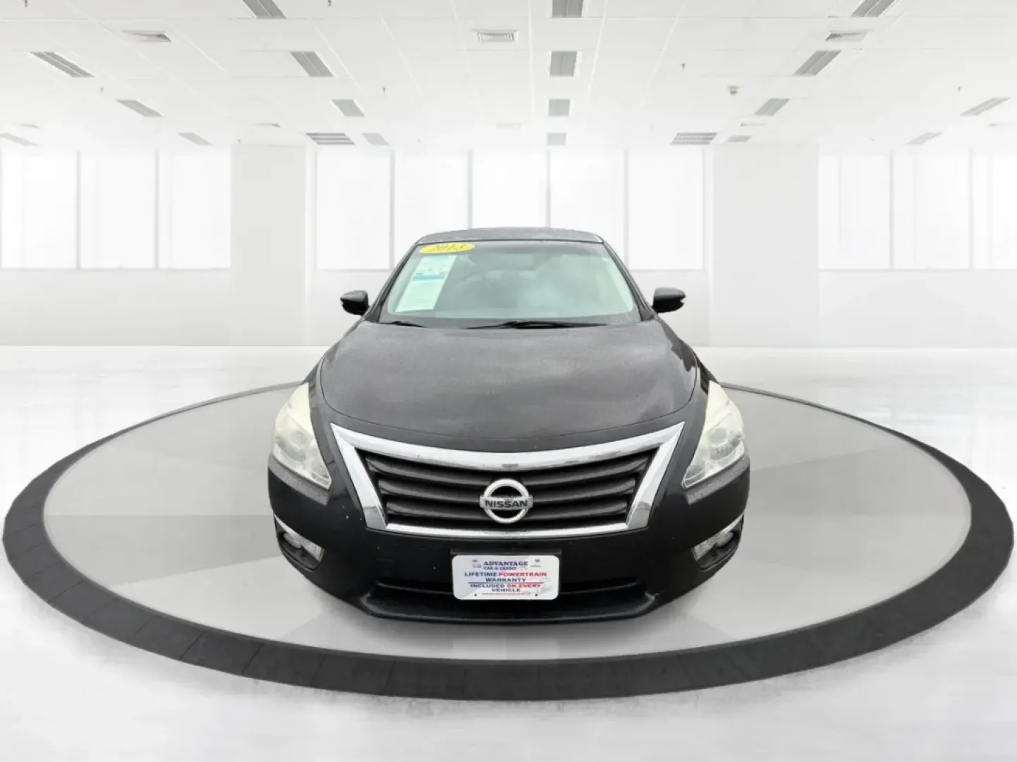 2013 Nissan Altima 3.5 SL (1N4BL3AP9DC) with an VQ 3.5L V-6 DOHC engine, located at 401 Woodman Dr, Riverside, OH, 45431, (937) 908-9800, 39.760899, -84.123421 - **Discover the 2013 Nissan Altima 3.5 SL - Your Perfect Family Sedan Awaits!**<br /> <br /> Are you in search of a reliable and stylish sedan that fits seamlessly into your daily life? The 2013 Nissan Altima 3.5 SL is here to cater to your needs, whether you're navigating the school run, commuting t - Photo#7