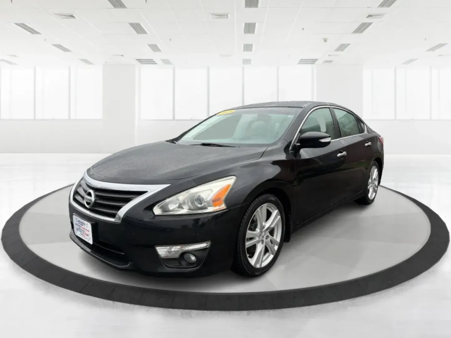 2013 Nissan Altima 3.5 SL (1N4BL3AP9DC) with an VQ 3.5L V-6 DOHC engine, located at 401 Woodman Dr, Riverside, OH, 45431, (937) 908-9800, 39.760899, -84.123421 - **Discover the 2013 Nissan Altima 3.5 SL - Your Perfect Family Sedan Awaits!**<br /> <br /> Are you in search of a reliable and stylish sedan that fits seamlessly into your daily life? The 2013 Nissan Altima 3.5 SL is here to cater to your needs, whether you're navigating the school run, commuting t - Photo#8