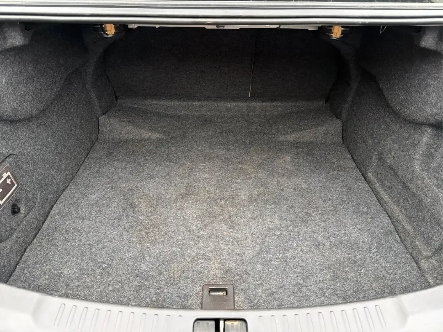 2014 Chevrolet Malibu 2LT (1G11E5SL4EF) with an ECOTEC 2.5L I-4 gasoline direct injection engine, located at 4508 South Dixie Dr, Moraine, OH, 45439, (937) 908-9800, 39.689976, -84.218452 - **Drive into Comfort and Confidence with the 2014 Chevrolet Malibu 2LT!**<br /> <br /> Are you searching for the perfect vehicle to elevate your daily commute or weekend adventures? Look no further! The 2014 Chevrolet Malibu 2LT is designed for those who value comfort, practicality, and style. Wheth - Photo#12