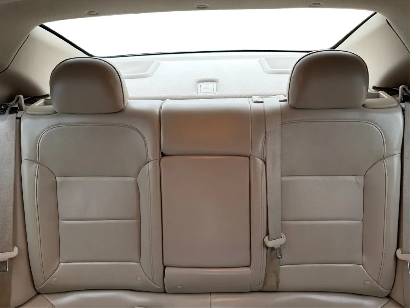 2014 Chevrolet Malibu 2LT (1G11E5SL4EF) with an ECOTEC 2.5L I-4 gasoline direct injection engine, located at 4508 South Dixie Dr, Moraine, OH, 45439, (937) 908-9800, 39.689976, -84.218452 - **Drive into Comfort and Confidence with the 2014 Chevrolet Malibu 2LT!**<br /> <br /> Are you searching for the perfect vehicle to elevate your daily commute or weekend adventures? Look no further! The 2014 Chevrolet Malibu 2LT is designed for those who value comfort, practicality, and style. Wheth - Photo#14