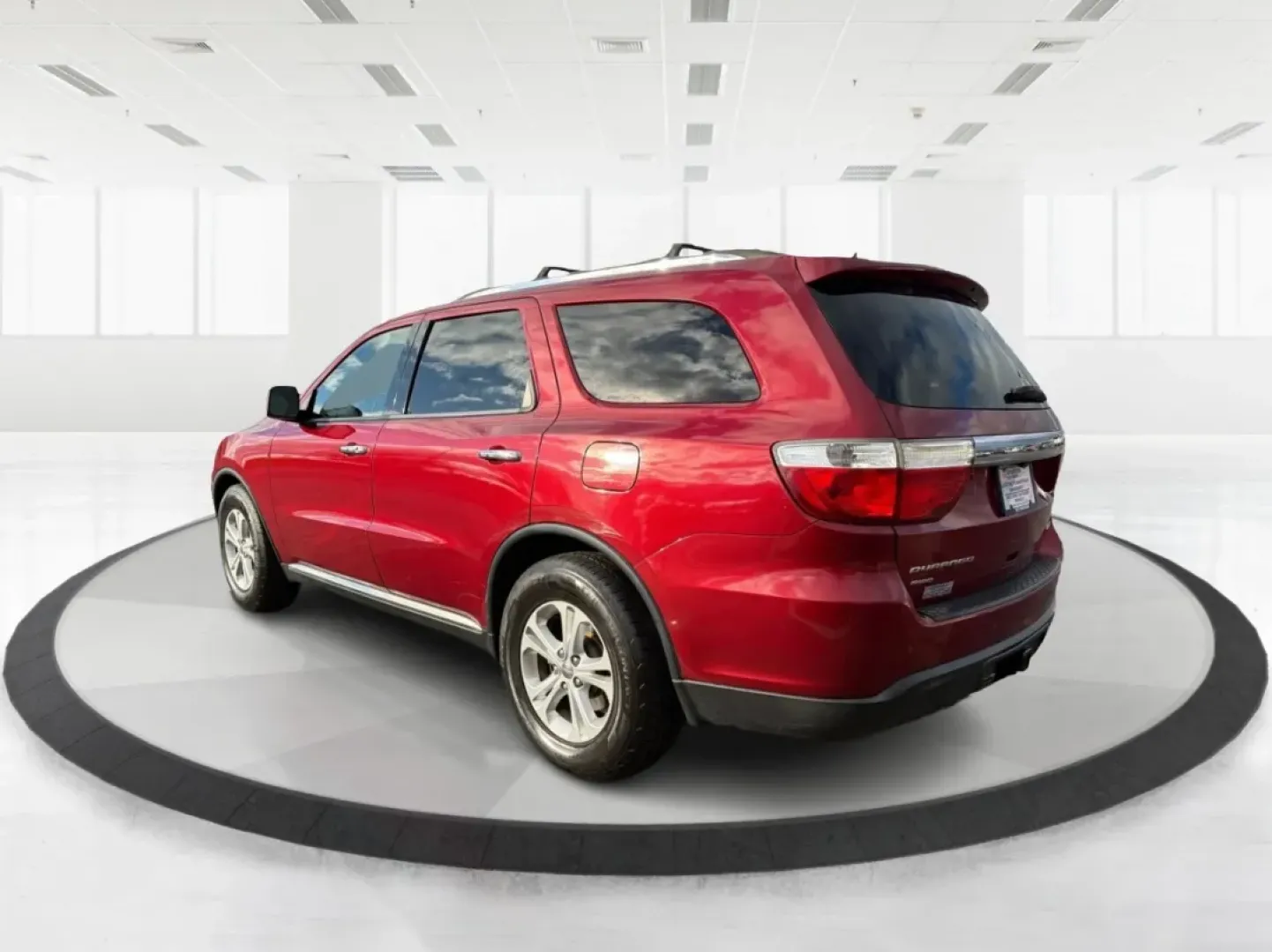 2013 Dodge Durango Crew (1C4RDJDG4DC) with an Other engine, located at 8750 N County Rd 25A, Piqua, OH, 45356, (937) 908-9800, 40.164391, -84.232513 - Are you ready to elevate your family adventures or tackle your daily commute with unparalleled ease? Look no further than this stunning 2013 Dodge Durango Crew, now available at Advantage Car and Credit in New Carlisle, OH. Perfect for growing families and those who love weekend getaways, this SUV n - Photo#4