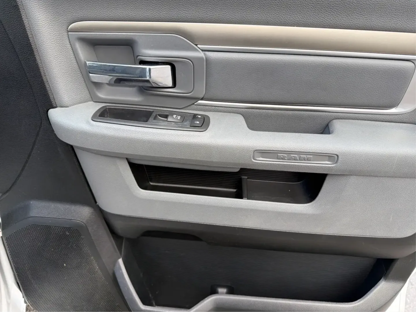 2017 Ram 1500 SLT (1C6RR7LT9HS) with an Other engine, located at 8750 N County Rd 25A, Piqua, OH, 45356, (937) 908-9800, 40.164391, -84.232513 - **Discover Your Next Adventure in the 2017 Ram 1500 SLT Crew Cab!**<br /> <br /> Are you ready to elevate your lifestyle with a rugged yet sophisticated vehicle? Look no further than this stunning 2017 Ram 1500 SLT Crew Cab, available now at Advantage Car and Credit in Piqua, OH. Whether you're a gr - Photo#19