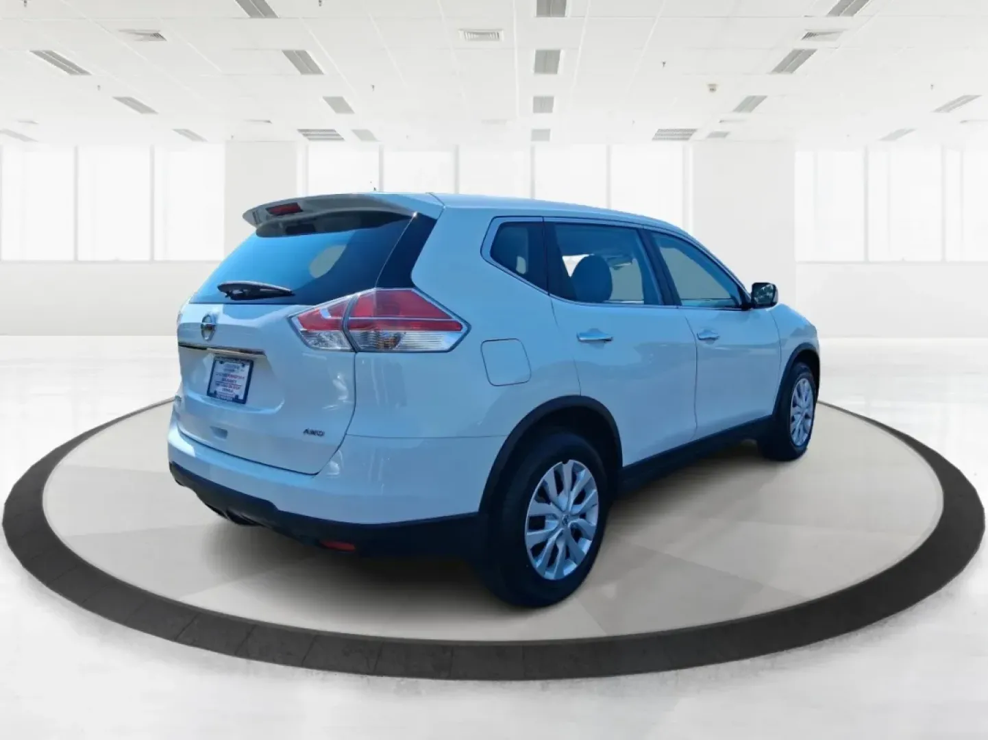 2015 Nissan Rogue S (KNMAT2MV8FP) with an 2.5L I-4 DOHC engine, located at 880 E. National Road, Vandalia, OH, 45377, (937) 908-9800, 39.891918, -84.183594 - **Discover the Ultimate Family SUV: 2015 Nissan Rogue at Advantage Car and Credit in Vandalia, OH!**<br /> <br /> Are you looking for a vehicle that perfectly balances functionality and style for your growing family? The 2015 Nissan Rogue is the ideal choice! With its spacious interior, advanced saf - Photo#2