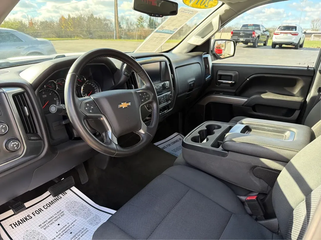 2016 Chevrolet Silverado 1500 1LT (1GCUKREC8GF) with an EcoTec3 5.3L V-8 gasoline direct injection engine, located at 1099 N County Rd 25A, Troy, OH, 45373, (937) 908-9800, 40.057079, -84.212883 - **Discover the Ultimate Adventure with the 2016 Chevrolet Silverado 1500 at Advantage Car and Credit - Vandalia!**<br /> <br /> Are you ready to elevate your driving experience and tackle the open road with confidence? Look no further than our stunning 2016 Chevrolet Silverado 1500, available now at - Photo#9