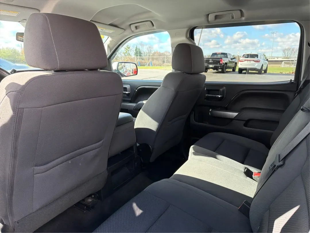 2016 Chevrolet Silverado 1500 1LT (1GCUKREC8GF) with an EcoTec3 5.3L V-8 gasoline direct injection engine, located at 1099 N County Rd 25A, Troy, OH, 45373, (937) 908-9800, 40.057079, -84.212883 - **Discover the Ultimate Adventure with the 2016 Chevrolet Silverado 1500 at Advantage Car and Credit - Vandalia!**<br /> <br /> Are you ready to elevate your driving experience and tackle the open road with confidence? Look no further than our stunning 2016 Chevrolet Silverado 1500, available now at - Photo#10