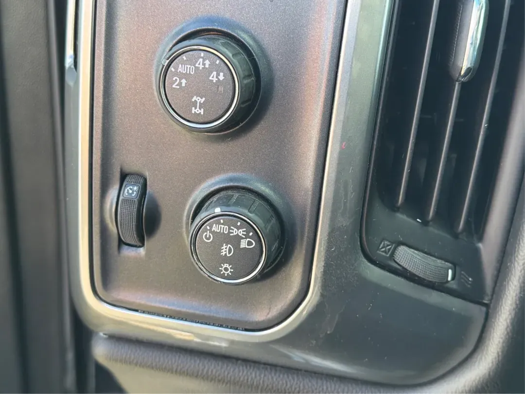 2016 Chevrolet Silverado 1500 1LT (1GCUKREC8GF) with an EcoTec3 5.3L V-8 gasoline direct injection engine, located at 1099 N County Rd 25A, Troy, OH, 45373, (937) 908-9800, 40.057079, -84.212883 - **Discover the Ultimate Adventure with the 2016 Chevrolet Silverado 1500 at Advantage Car and Credit - Vandalia!**<br /> <br /> Are you ready to elevate your driving experience and tackle the open road with confidence? Look no further than our stunning 2016 Chevrolet Silverado 1500, available now at - Photo#16