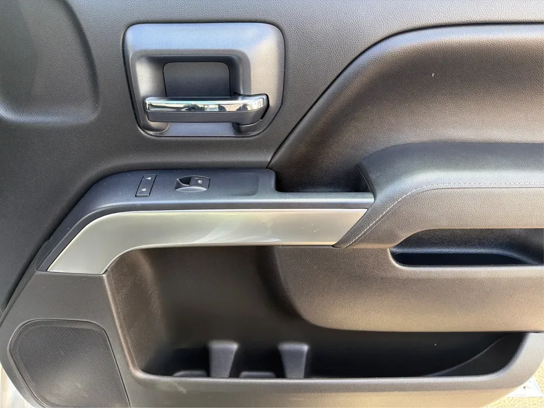 2016 Chevrolet Silverado 1500 1LT (1GCUKREC8GF) with an EcoTec3 5.3L V-8 gasoline direct injection engine, located at 1099 N County Rd 25A, Troy, OH, 45373, (937) 908-9800, 40.057079, -84.212883 - **Discover the Ultimate Adventure with the 2016 Chevrolet Silverado 1500 at Advantage Car and Credit - Vandalia!**<br /> <br /> Are you ready to elevate your driving experience and tackle the open road with confidence? Look no further than our stunning 2016 Chevrolet Silverado 1500, available now at - Photo#19