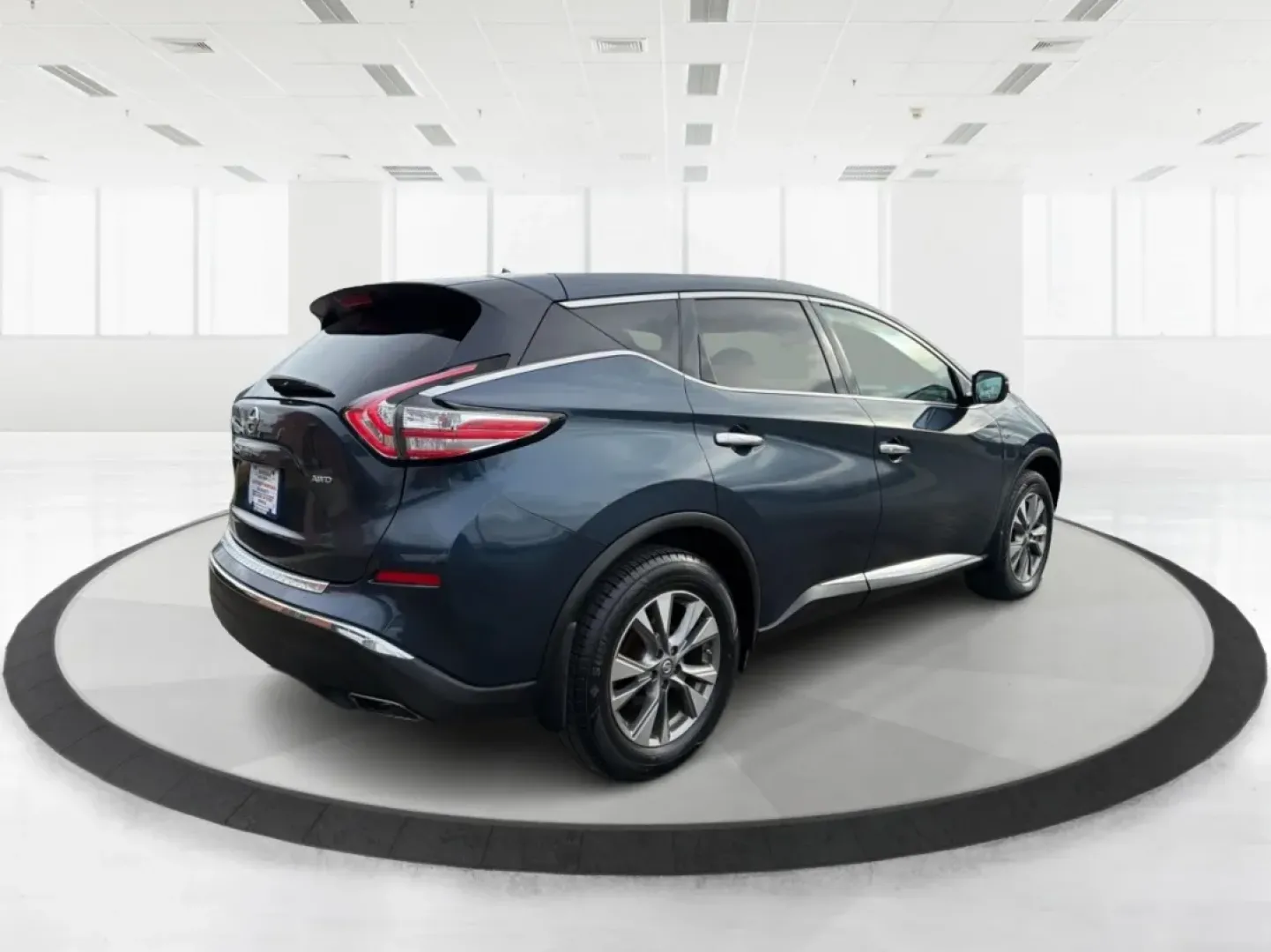 2016 Nissan Murano S (5N1AZ2MH1GN) with an 3.5L V-6 DOHC engine, located at 1951 S Dayton Lakeview Rd., New Carlisle, OH, 45344, (937) 908-9800, 39.890999, -84.050255 - **Elevate Your Daily Drive with the 2016 Nissan Murano S Perfect for Families and Adventurers Alike!**<br /> <br /> Are you in search of a vehicle that seamlessly blends style, comfort, and performance? Look no further than this stunning **2016 Nissan Murano S**, available now at **Advantage Car an - Photo#2