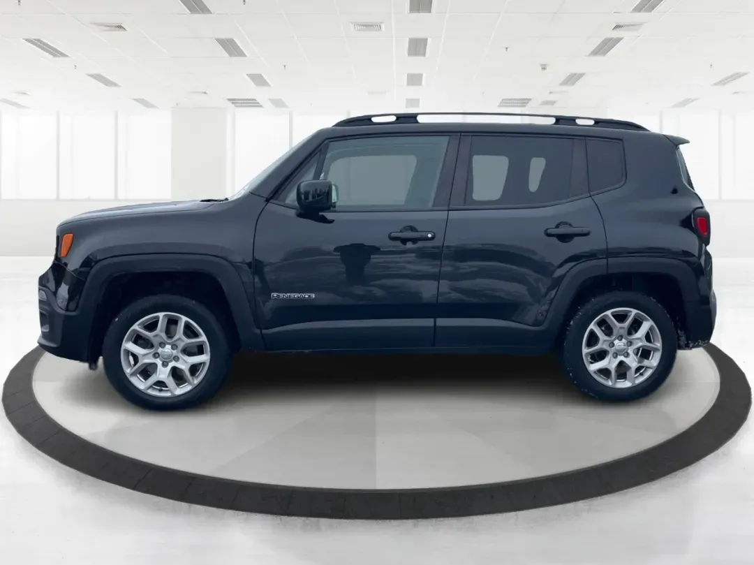 2018 Jeep Renegade Latitude 4x4 (ZACCJBBB5JP) with an Other engine, located at 1951 S Dayton Lakeview Rd., New Carlisle, OH, 45344, (937) 908-9800, 39.890999, -84.050255 - **Explore New Adventures with the 2018 Jeep Renegade Latitude 4x4!**<br /> <br /> Are you ready to elevate your adventures with a vehicle that perfectly balances style, comfort, and capability? Look no further than this striking 2018 Jeep Renegade Latitude 4x4, available now at Advantage Car and Cre - Photo#5