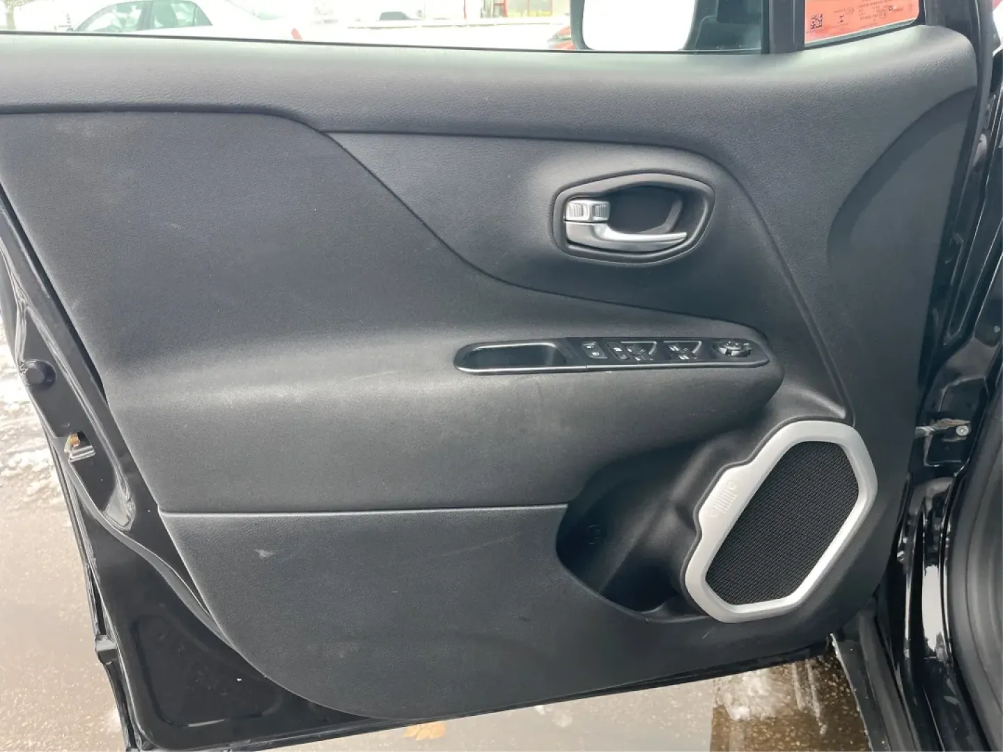 2018 Jeep Renegade Latitude 4x4 (ZACCJBBB5JP) with an Other engine, located at 1951 S Dayton Lakeview Rd., New Carlisle, OH, 45344, (937) 908-9800, 39.890999, -84.050255 - **Explore New Adventures with the 2018 Jeep Renegade Latitude 4x4!**<br /> <br /> Are you ready to elevate your adventures with a vehicle that perfectly balances style, comfort, and capability? Look no further than this striking 2018 Jeep Renegade Latitude 4x4, available now at Advantage Car and Cre - Photo#18