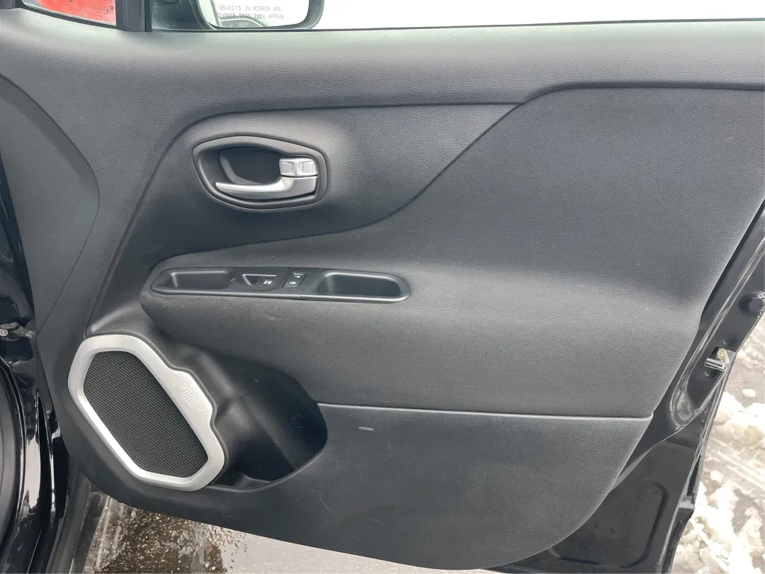 2018 Jeep Renegade Latitude 4x4 (ZACCJBBB5JP) with an Other engine, located at 1951 S Dayton Lakeview Rd., New Carlisle, OH, 45344, (937) 908-9800, 39.890999, -84.050255 - **Explore New Adventures with the 2018 Jeep Renegade Latitude 4x4!**<br /> <br /> Are you ready to elevate your adventures with a vehicle that perfectly balances style, comfort, and capability? Look no further than this striking 2018 Jeep Renegade Latitude 4x4, available now at Advantage Car and Cre - Photo#19