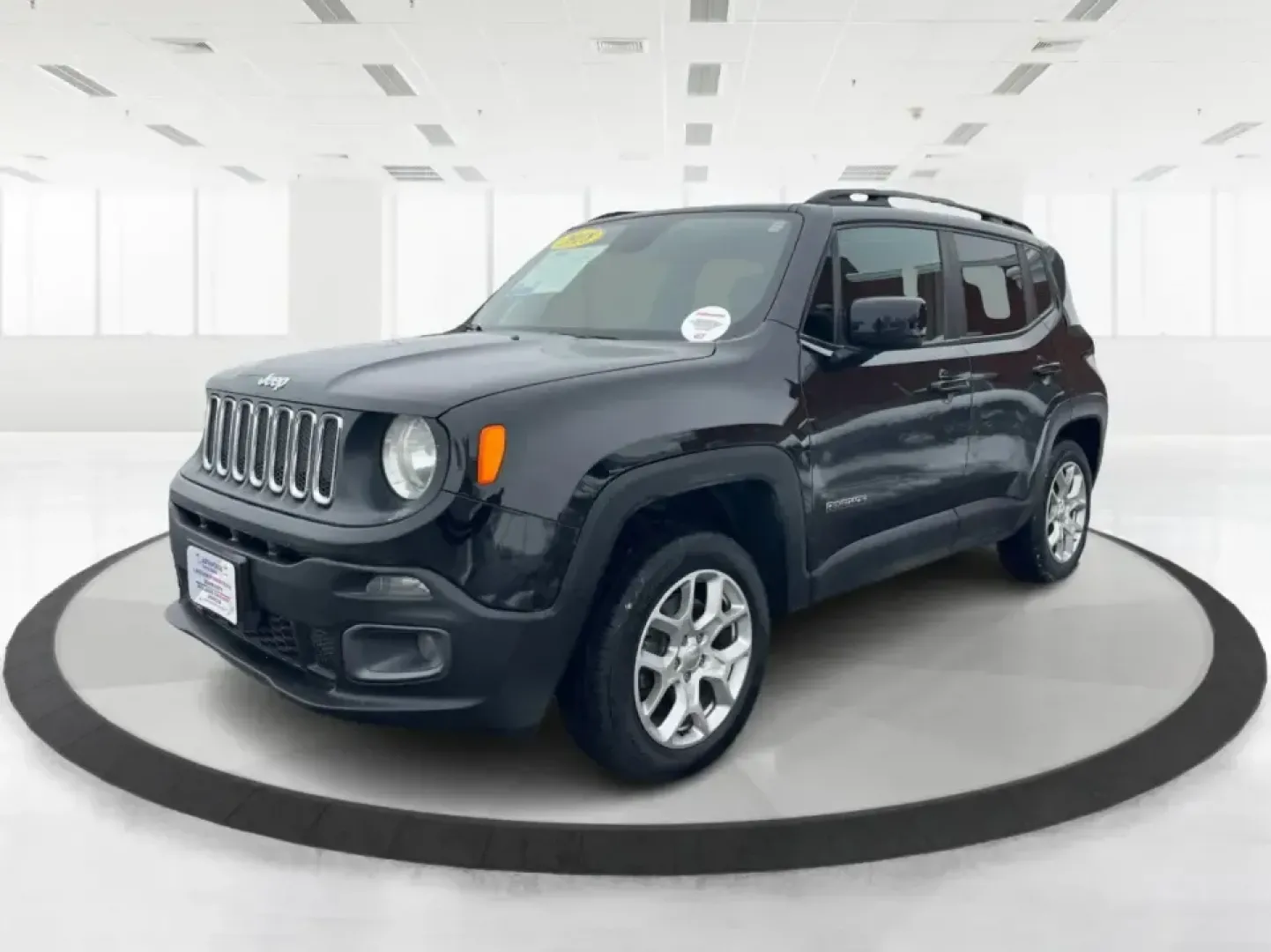 2018 Jeep Renegade Latitude 4x4 (ZACCJBBB5JP) with an 2.4L L4 DOHC 16V engine, 6M transmission, located at 8750 N County Rd 25A, Piqua, OH, 45356, (937) 908-9800, 40.164391, -84.232513 - **Explore New Adventures with the 2018 Jeep Renegade Latitude 4x4!**<br /> <br /> Are you ready to elevate your adventures with a vehicle that perfectly balances style, comfort, and capability? Look no further than this striking 2018 Jeep Renegade Latitude 4x4, available now at Advantage Car and Cre - Photo#8