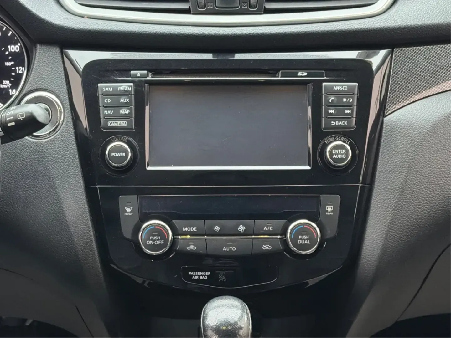 2015 Nissan Rogue SL (5N1AT2MV1FC) with an 2.5L I-4 DOHC engine, located at 8750 N County Rd 25A, Piqua, OH, 45356, (937) 908-9800, 40.164391, -84.232513 - **Adventure Awaits in the 2015 Nissan Rogue SL Perfect for Your Active Lifestyle!**<br /> <br /> Are you in search of a reliable SUV that can handle weekend getaways, family road trips, or daily commutes with ease? Look no further than this 2015 Nissan Rogue SL, available now at Advantage Car and C - Photo#13