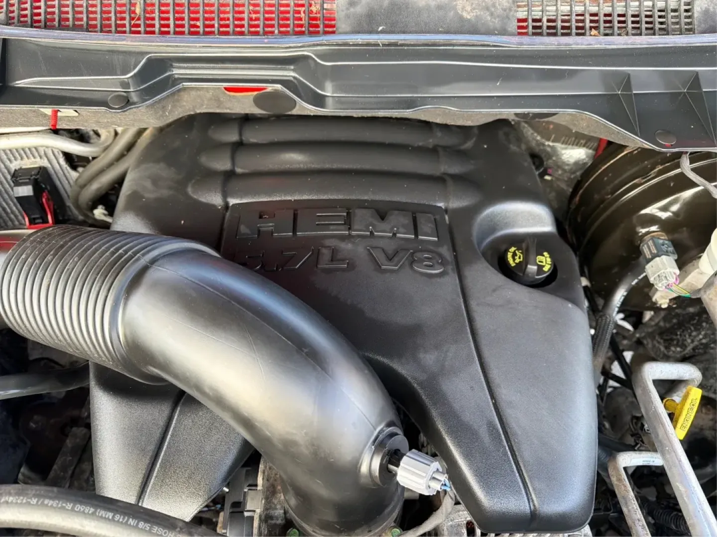 2016 Ram 1500 SLT (1C6RR7GT8GS) with an Other engine, located at 880 E. National Road, Vandalia, OH, 45377, (937) 908-9800, 39.891918, -84.183594 - 2016 Ram 1500 SLT - Photo#11