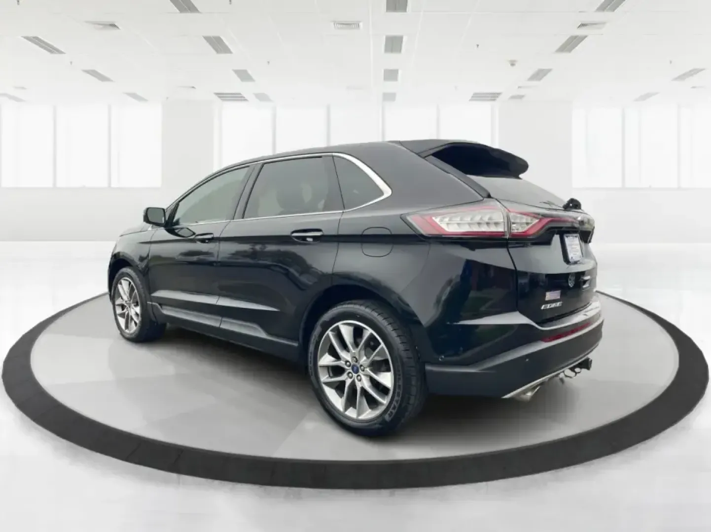 2017 Ford Edge Titanium (2FMPK4K86HB) with an 3.5L V6 DOHC 24V engine, 6A transmission, located at 8750 N County Rd 25A, Piqua, OH, 45356, (937) 908-9800, 40.164391, -84.232513 - Unleash your adventurous spirit with the 2017 Ford Edge Titanium SUV, now available at Advantage Car and Credit in New Carlisle, OH! This versatile vehicle is perfect for families on the go, commuters looking for comfort, or anyone who enjoys weekend adventures. With a spacious interior and robust c - Photo#4