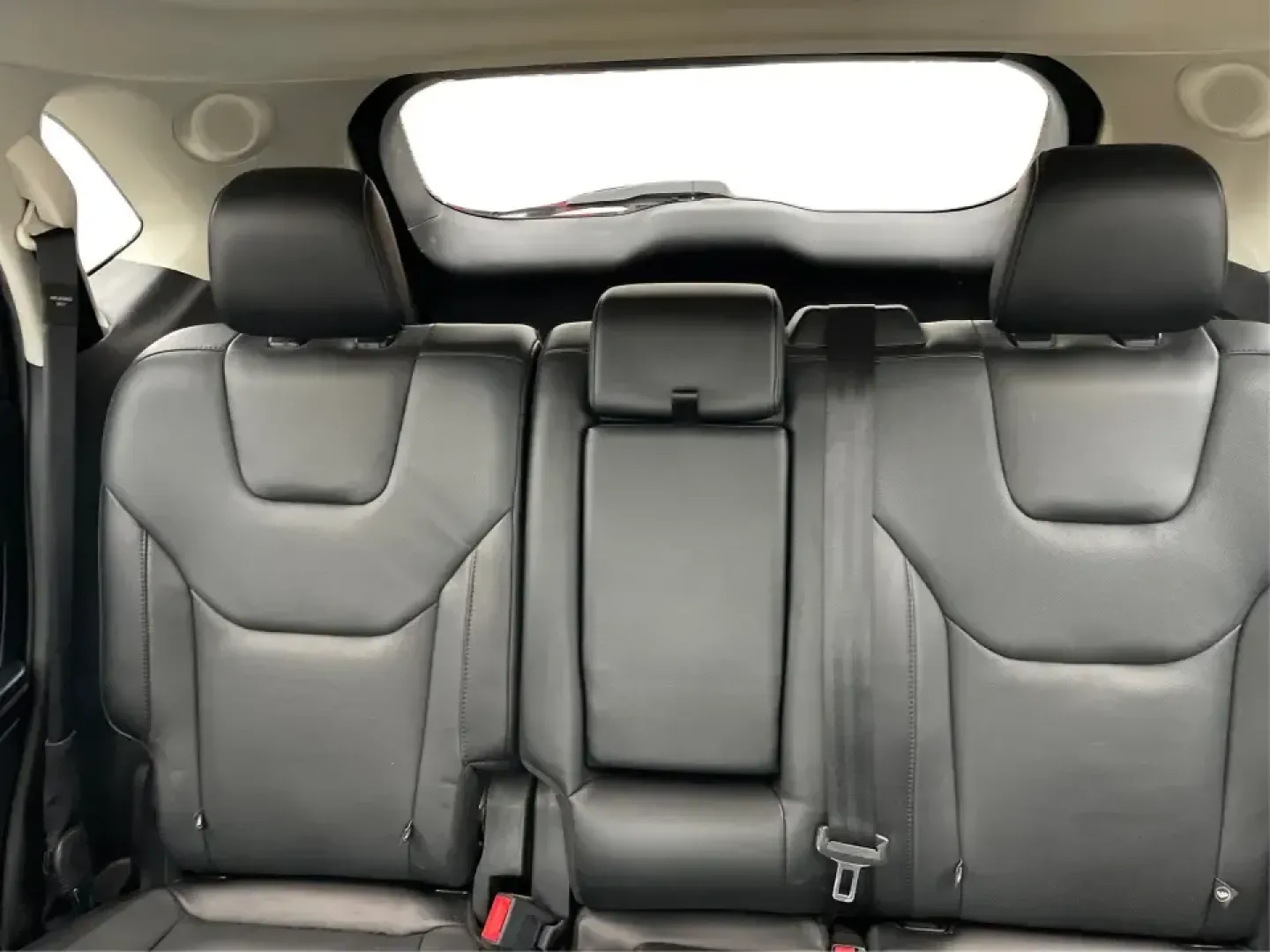2017 Ford Edge Titanium (2FMPK4K86HB) with an 3.5L V6 DOHC 24V engine, 6A transmission, located at 8750 N County Rd 25A, Piqua, OH, 45356, (937) 908-9800, 40.164391, -84.232513 - Unleash your adventurous spirit with the 2017 Ford Edge Titanium SUV, now available at Advantage Car and Credit in New Carlisle, OH! This versatile vehicle is perfect for families on the go, commuters looking for comfort, or anyone who enjoys weekend adventures. With a spacious interior and robust c - Photo#14