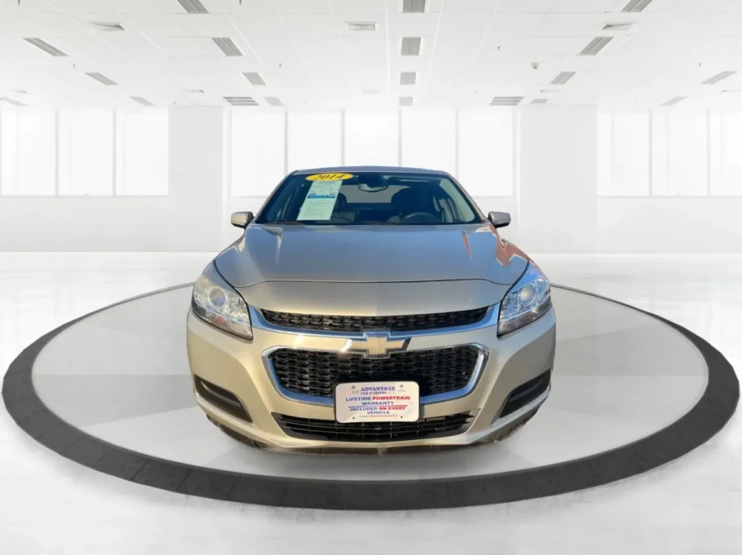 2014 Chevrolet Malibu 1LT (1G11C5SL7EF) with an ECOTEC 2.5L I-4 gasoline direct injection engine, located at 1230 East Main St, Xenia, OH, 45385, (937) 908-9800, 39.688026, -83.910172 - Are you ready to elevate your daily commute or make unforgettable memories on weekend adventures? The 2014 Chevrolet Malibu 1LT, now available at Advantage Car and Credit in Xenia, OH, is the perfect sedan for those seeking a reliable, stylish, and feature-packed vehicle without breaking the bank. W - Photo#7