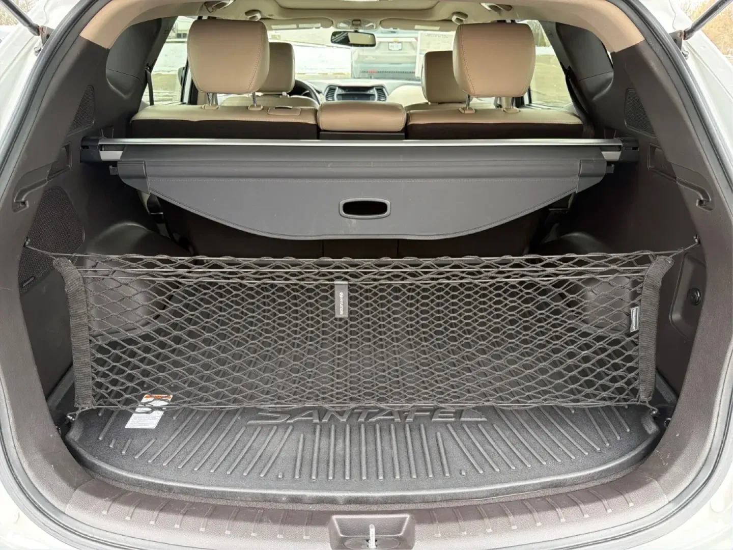 2014 Hyundai Santa Fe 2.4L (5XYZUDLB7EG) with an Theta II 2.4L I-4 gasoline direct injection engine, located at 1099 N County Rd 25A, Troy, OH, 45373, (937) 908-9800, 40.057079, -84.212883 - **Explore the Open Road with Ease: 2014 Hyundai Santa Fe at Advantage Car and Credit - Troy**<br /> <br /> Are you ready to take your family adventures to the next level? The 2014 Hyundai Santa Fe is designed for those seeking comfort, style, and ample space for everything life throws your way-perfe - Photo#12