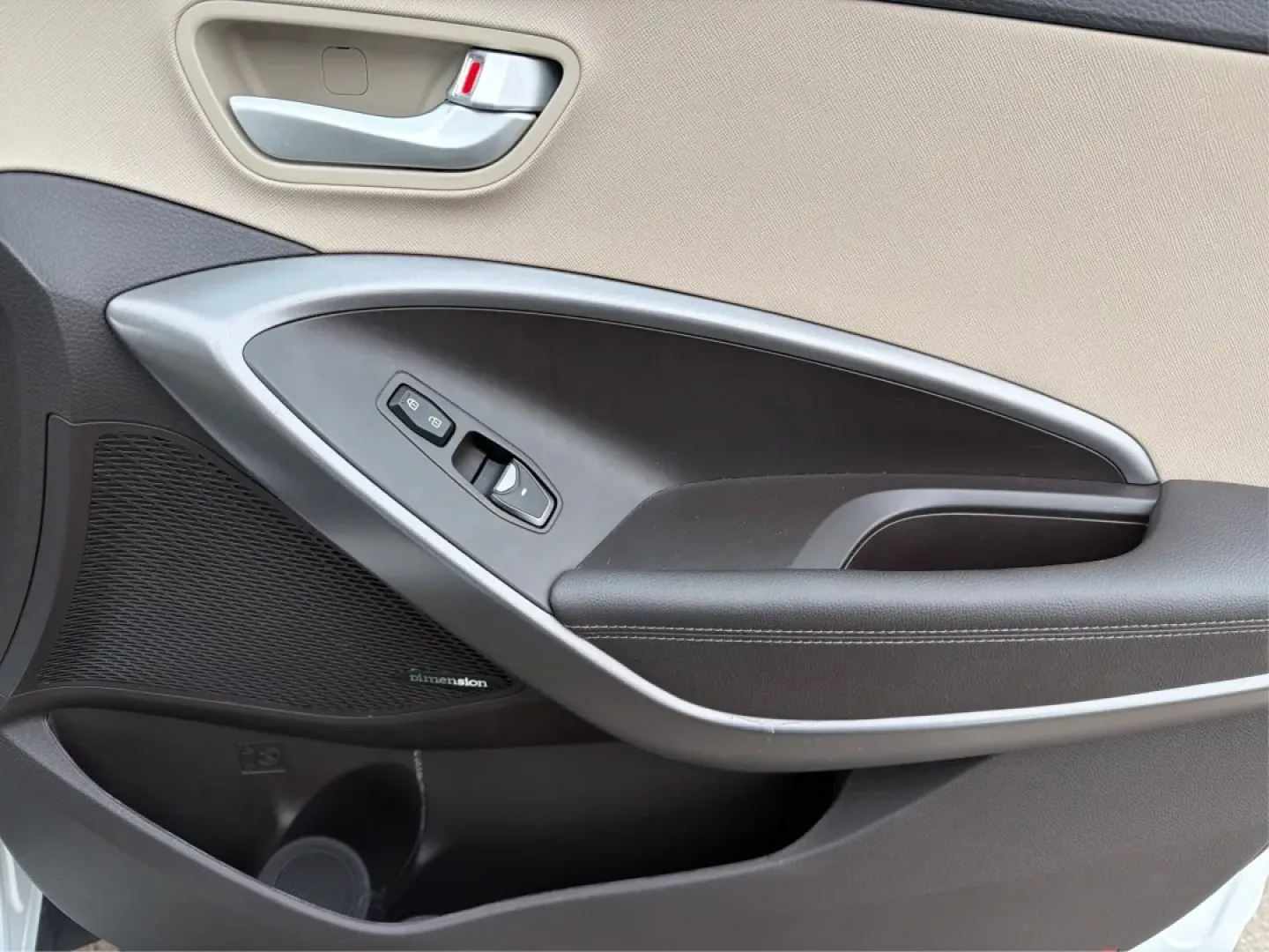 2014 Hyundai Santa Fe 2.4L (5XYZUDLB7EG) with an Theta II 2.4L I-4 gasoline direct injection engine, located at 1099 N County Rd 25A, Troy, OH, 45373, (937) 908-9800, 40.057079, -84.212883 - **Explore the Open Road with Ease: 2014 Hyundai Santa Fe at Advantage Car and Credit - Troy**<br /> <br /> Are you ready to take your family adventures to the next level? The 2014 Hyundai Santa Fe is designed for those seeking comfort, style, and ample space for everything life throws your way-perfe - Photo#19