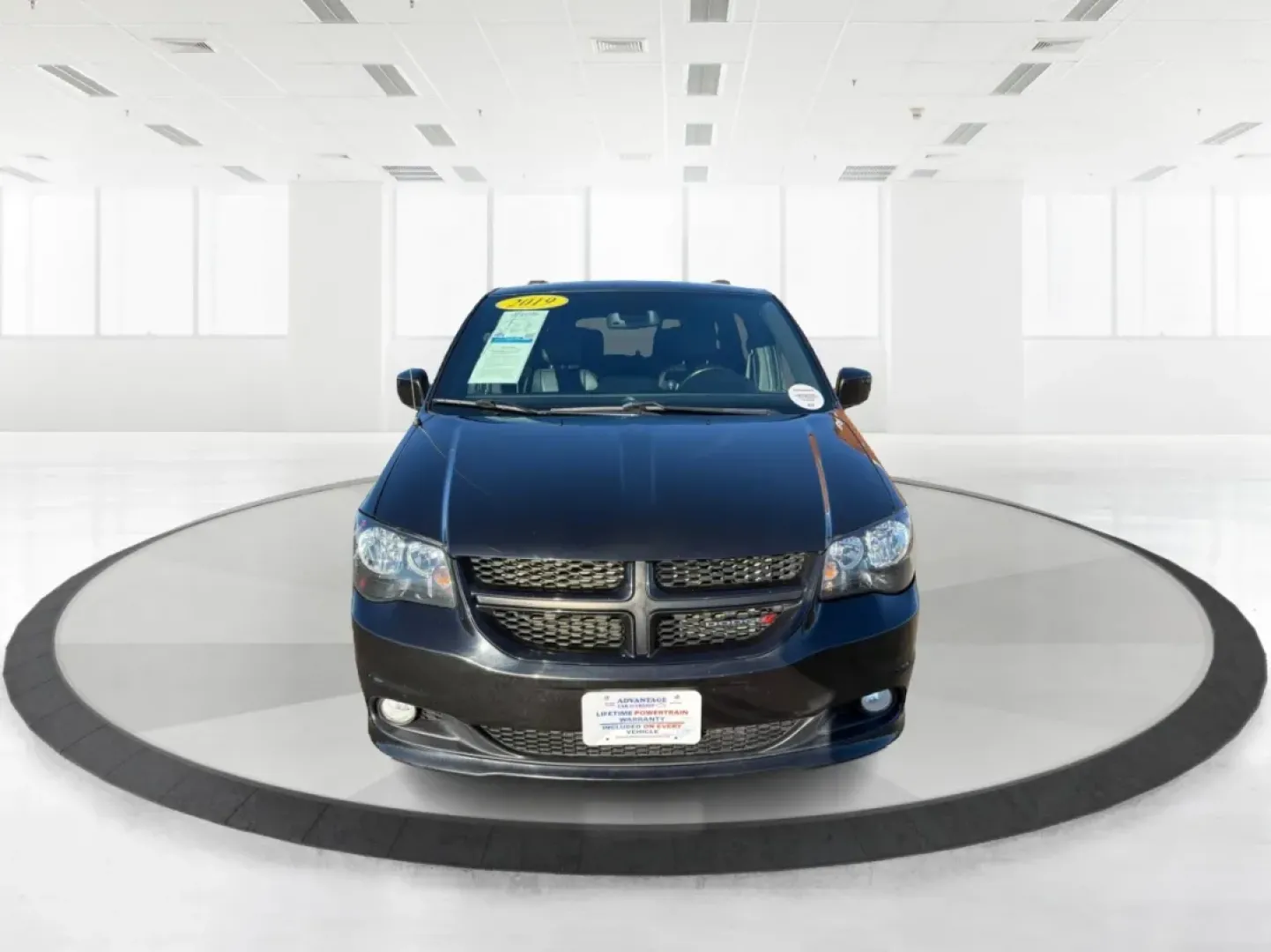 2019 Dodge Grand Caravan GT (2C4RDGEG3KR) with an Pentastar 3.6L V-6 DOHC engine, located at 8750 N County Rd 25A, Piqua, OH, 45356, (937) 908-9800, 40.164391, -84.232513 - Step into the world of family adventures and daily commutes with the 2019 Dodge Grand Caravan GT, now available at Advantage Car and Credit - Piqua in Piqua, OH. Whether you're shuttling the kids to soccer practice or planning a weekend getaway, this versatile passenger van is designed to meet all y - Photo#7