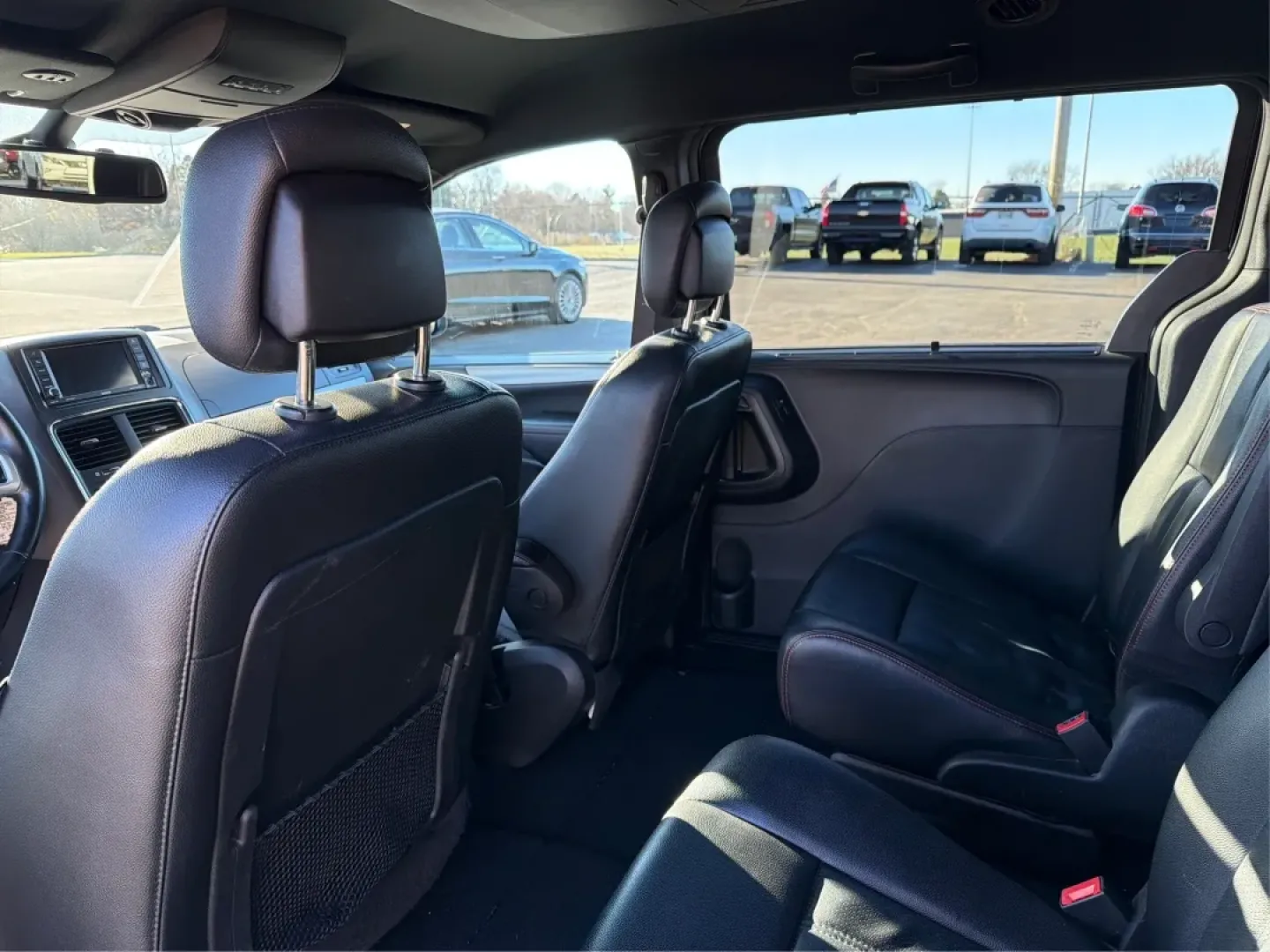 2019 Dodge Grand Caravan GT (2C4RDGEG3KR) with an Pentastar 3.6L V-6 DOHC engine, located at 8750 N County Rd 25A, Piqua, OH, 45356, (937) 908-9800, 40.164391, -84.232513 - Step into the world of family adventures and daily commutes with the 2019 Dodge Grand Caravan GT, now available at Advantage Car and Credit - Piqua in Piqua, OH. Whether you're shuttling the kids to soccer practice or planning a weekend getaway, this versatile passenger van is designed to meet all y - Photo#10