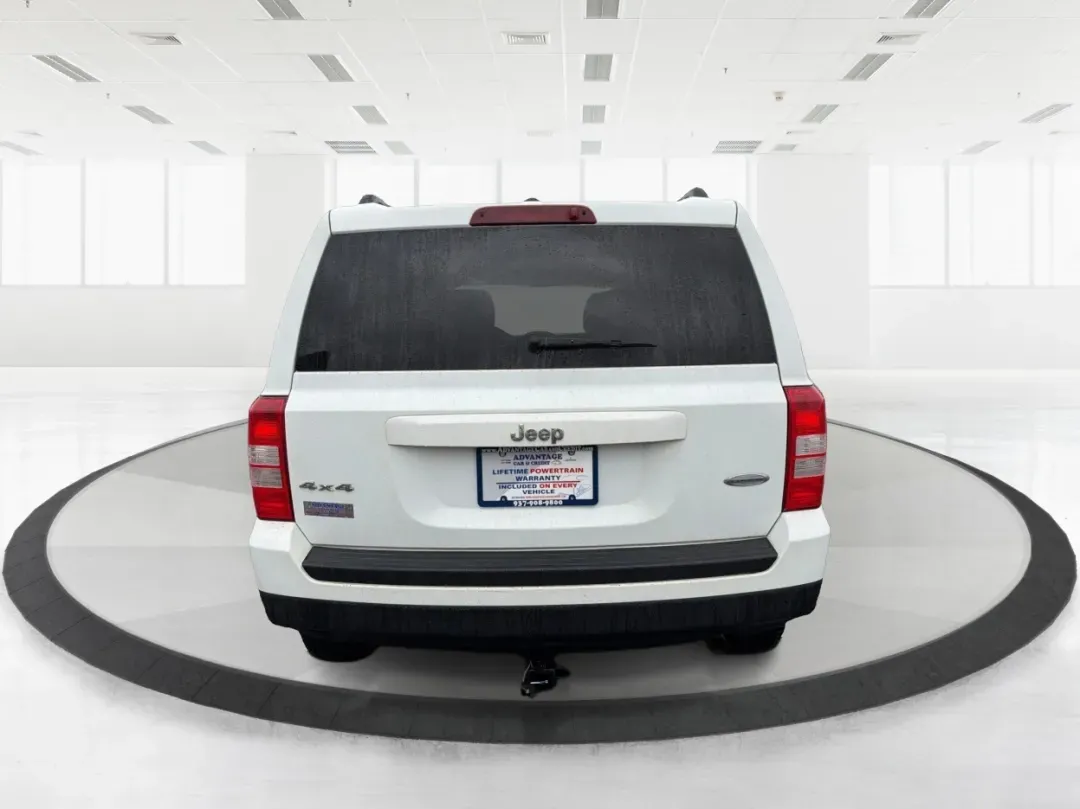 2016 Jeep Patriot Latitude (1C4NJRFB1GD) with an 2.4L I-4 DOHC engine, located at 1184 Kauffman Ave, Fairborn, OH, 45324, (937) 908-9800, 39.807072, -84.030914 - ### Discover Your Next Adventure with the 2016 Jeep Patriot Latitude at Advantage Car and Credit Fairborn<br /> <br /> Embrace the freedom of the open road with the remarkable 2016 Jeep Patriot Latitude, available now at Advantage Car and Credit in Fairborn, OH. This versatile SUV is ideal for thos - Photo#3