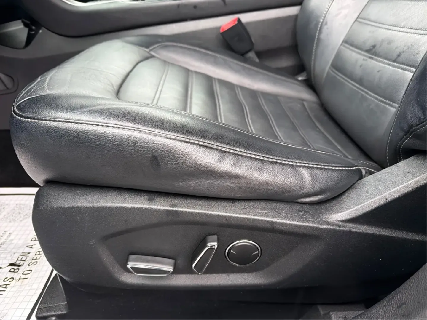 2016 Ford Edge SEL (2FMPK3J98GB) with an Other engine, located at 1099 N County Rd 25A, Troy, OH, 45373, (937) 908-9800, 40.057079, -84.212883 - ### Experience Comfort and Versatility in the 2016 Ford Edge SEL at Advantage Car and Credit - Troy<br /> <br /> Looking for the perfect blend of style, comfort, and functionality? The 2016 Ford Edge SEL, available at Advantage Car and Credit in Troy, OH, is tailored for those who lead an active lif - Photo#18