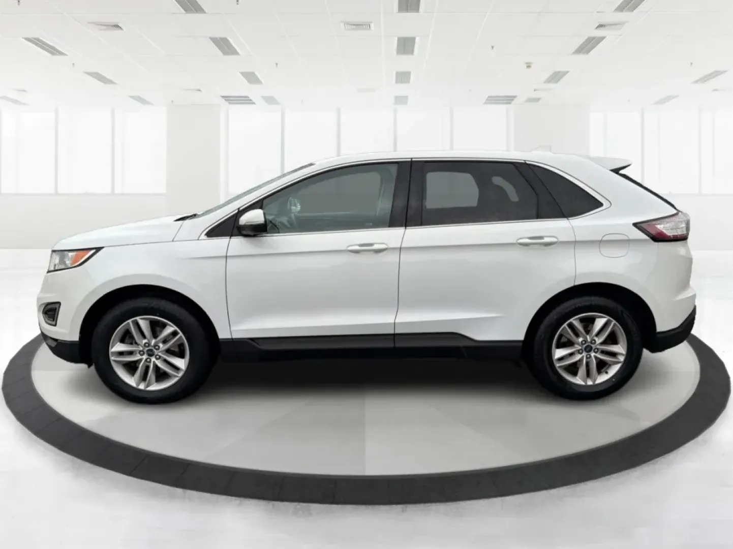 2016 Ford Edge SEL (2FMPK3J98GB) with an 2.0L L4 DOHC 16V engine, 6A transmission, located at 8750 N County Rd 25A, Piqua, OH, 45356, (937) 908-9800, 40.164391, -84.232513 - ### Experience Comfort and Versatility in the 2016 Ford Edge SEL at Advantage Car and Credit - Troy<br /> <br /> Looking for the perfect blend of style, comfort, and functionality? The 2016 Ford Edge SEL, available at Advantage Car and Credit in Troy, OH, is tailored for those who lead an active lif - Photo#5