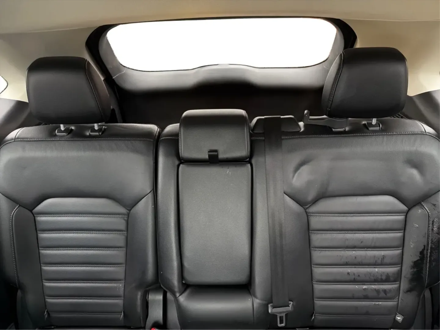 2016 Ford Edge SEL (2FMPK3J98GB) with an 2.0L L4 DOHC 16V engine, 6A transmission, located at 8750 N County Rd 25A, Piqua, OH, 45356, (937) 908-9800, 40.164391, -84.232513 - ### Experience Comfort and Versatility in the 2016 Ford Edge SEL at Advantage Car and Credit - Troy<br /> <br /> Looking for the perfect blend of style, comfort, and functionality? The 2016 Ford Edge SEL, available at Advantage Car and Credit in Troy, OH, is tailored for those who lead an active lif - Photo#14