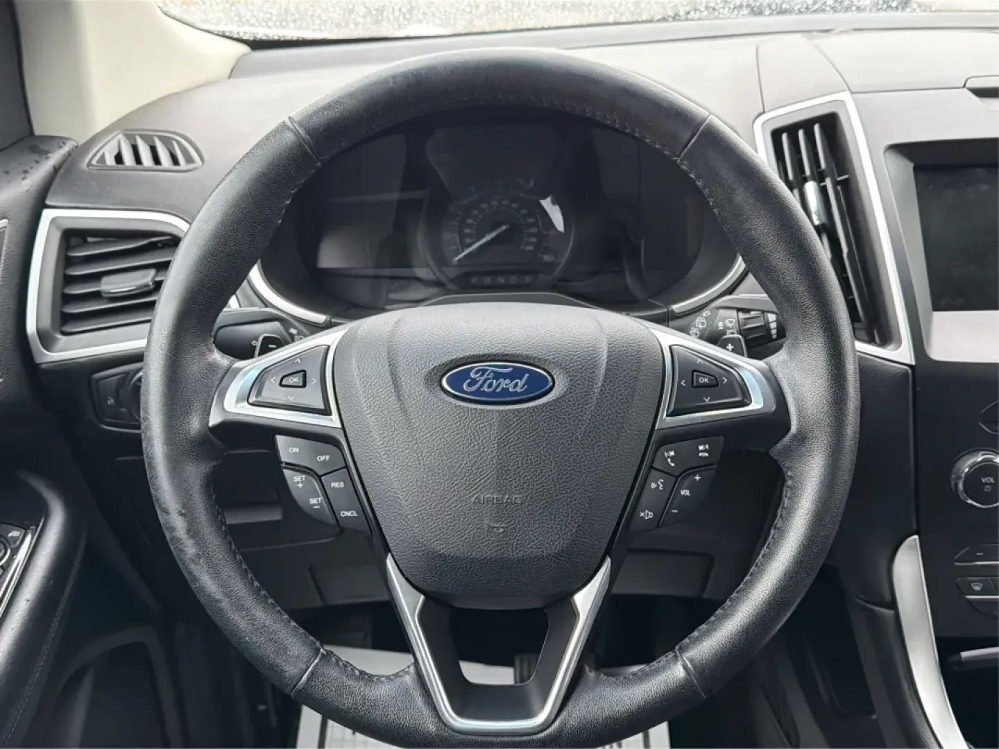 2016 Ford Edge SEL (2FMPK3J98GB) with an 2.0L L4 DOHC 16V engine, 6A transmission, located at 8750 N County Rd 25A, Piqua, OH, 45356, (937) 908-9800, 40.164391, -84.232513 - ### Experience Comfort and Versatility in the 2016 Ford Edge SEL at Advantage Car and Credit - Troy<br /> <br /> Looking for the perfect blend of style, comfort, and functionality? The 2016 Ford Edge SEL, available at Advantage Car and Credit in Troy, OH, is tailored for those who lead an active lif - Photo#16