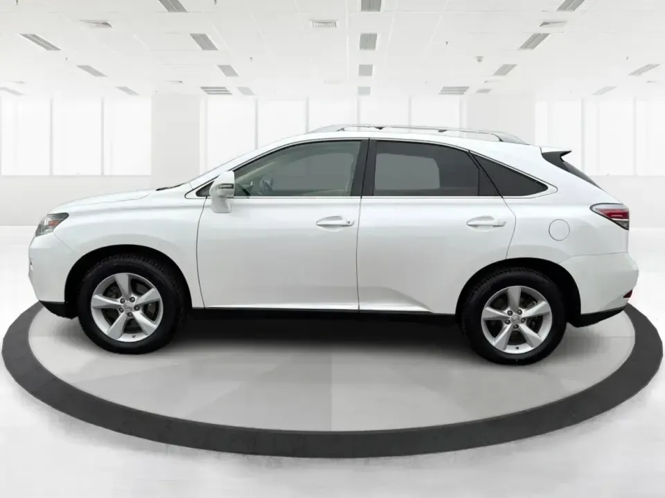2015 Lexus RX 350 F Sport | Crafted Line (2T2BK1BA3FC) with an 3.5L V-6 DOHC engine, 6-Speed Automatic transmission, located at 401 Woodman Dr, Riverside, OH, 45431, (937) 908-9800, 39.760899, -84.123421 - **Elevate Your Drive with the 2015 Lexus RX 350 Perfect for Family Adventures and Daily Commutes!**<br /> <br /> Are you ready to enhance your lifestyle with a vehicle that combines luxury, performance, and reliability? Look no further than the stunning 2015 Lexus RX 350 at Advantage Car and Credit - Photo#5