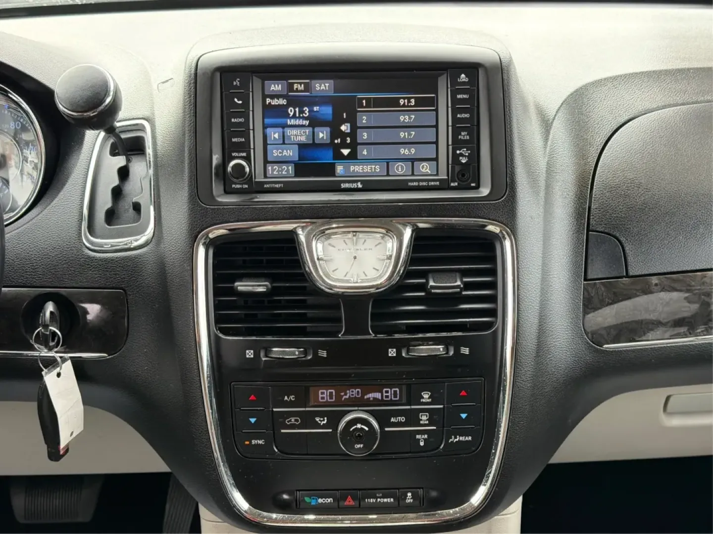 2015 Chrysler Town and Country Touring (2C4RC1BGXFR) with an 3.6L V-6 DOHC engine, located at 401 Woodman Dr, Riverside, OH, 45431, (937) 908-9800, 39.760899, -84.123421 - Are you a growing family searching for the perfect vehicle that effortlessly balances comfort, space, and style? Look no further! Advantage Car and Credit in Riverside, OH, is thrilled to present this stunning **2015 Chrysler Town and Country Touring**, designed for family adventures and daily com - Photo#13