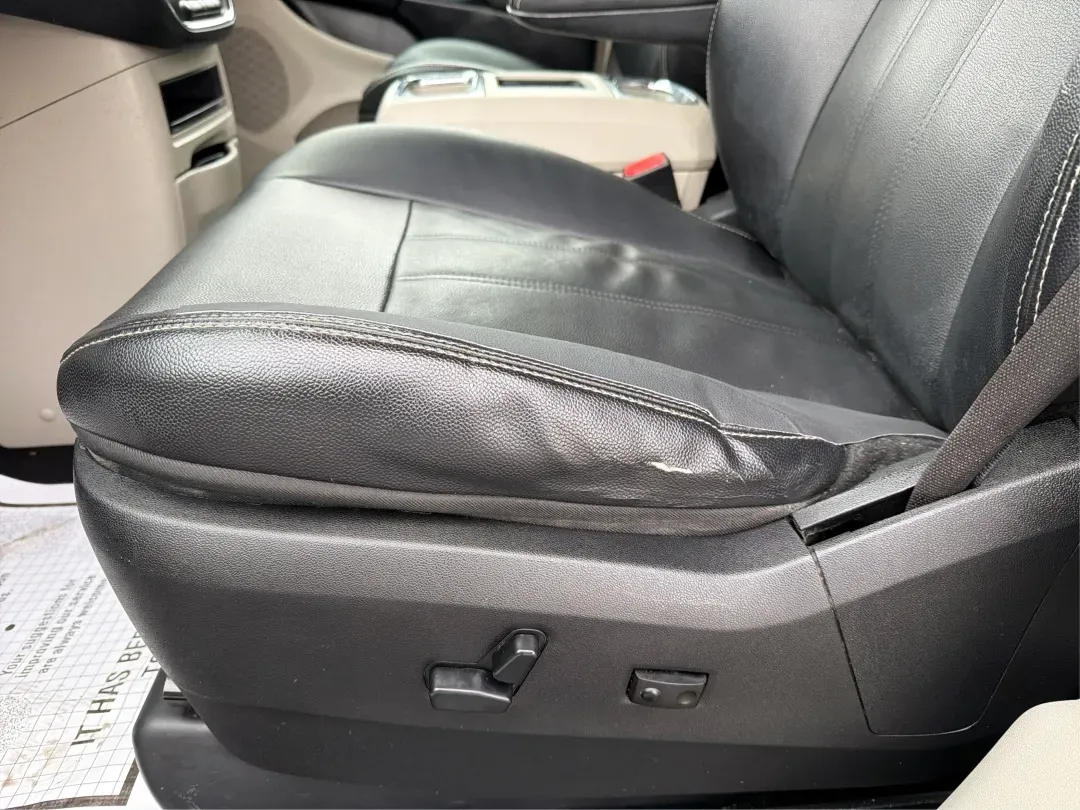 2015 Chrysler Town and Country Touring (2C4RC1BGXFR) with an 3.6L V-6 DOHC engine, located at 401 Woodman Dr, Riverside, OH, 45431, (937) 908-9800, 39.760899, -84.123421 - Are you a growing family searching for the perfect vehicle that effortlessly balances comfort, space, and style? Look no further! Advantage Car and Credit in Riverside, OH, is thrilled to present this stunning **2015 Chrysler Town and Country Touring**, designed for family adventures and daily com - Photo#18