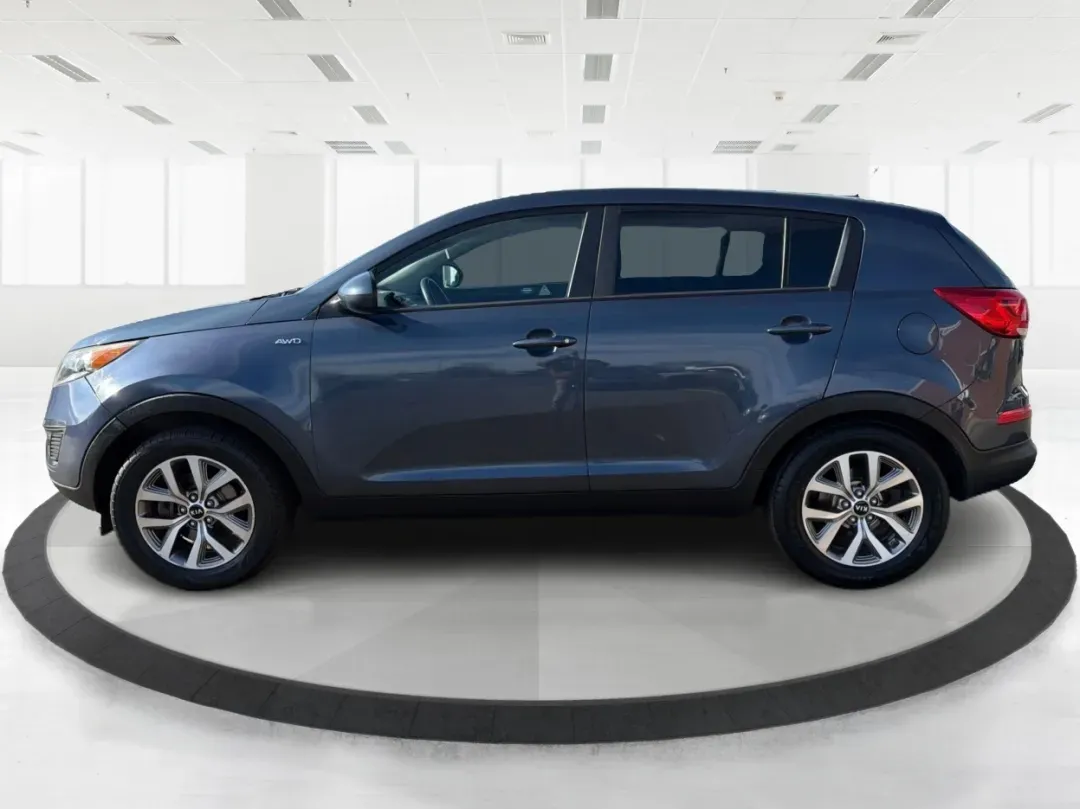 2016 Kia Sportage LX (KNDPBCAC0G7) with an Theta II 2.4L I-4 gasoline direct injection engine, located at 1099 N County Rd 25A, Troy, OH, 45373, (937) 908-9800, 40.057079, -84.212883 - **Adventure Awaits with the 2016 Kia Sportage LX! Perfect for Your Next Family Road Trip or Daily Commute!**<br /> <br /> Are you looking for a versatile vehicle that fits your active lifestyle? Look no further than this stunning 2016 Kia Sportage LX, available now at Advantage Car and Credit in Tro - Photo#5