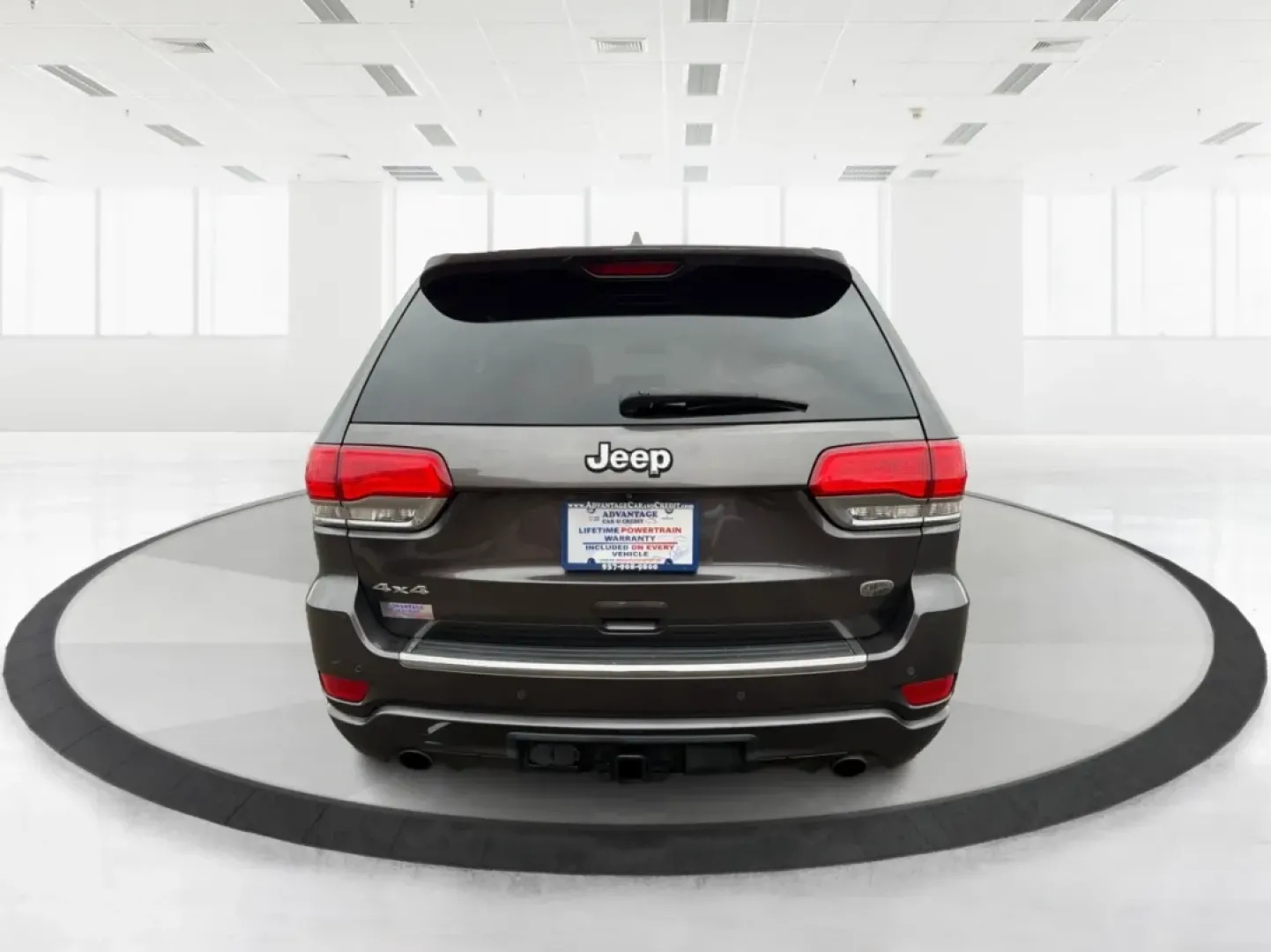 2015 Jeep Grand Cherokee Overland (1C4RJFCT6FC) with an Other engine, located at 1099 N County Rd 25A, Troy, OH, 45373, (937) 908-9800, 40.057079, -84.212883 - **Adventure Awaits: 2015 Jeep Grand Cherokee Overland - Your Perfect Family SUV!**<br /> <br /> If you're looking for a vehicle that perfectly balances comfort, style, and rugged capability, look no further than this stunning 2015 Jeep Grand Cherokee Overland. This SUV is not just a mode of transpor - Photo#3