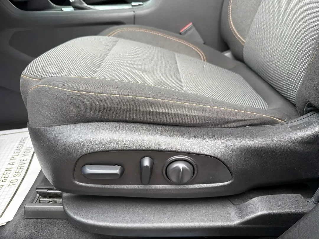 2018 Chevrolet Traverse 1LT (1GNERGKW6JJ) with an 3.6L V-6 gasoline direct injection engine, located at 1230 East Main St, Xenia, OH, 45385, (937) 908-9800, 39.688026, -83.910172 - Are you ready to elevate your family's adventures, all while cruising in unparalleled comfort and style? Look no further than this stunning 2018 Chevrolet Traverse 1LT, now available at Advantage Car and Credit in Fairborn, OH! With ample space, cutting-edge technology, and a robust engine, this SUV - Photo#18