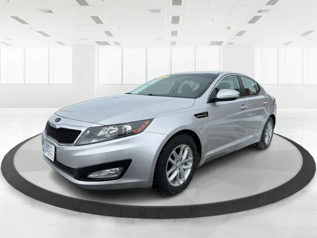 2013 Kia Optima LX (KNAGM4A74D5) with an 2.4L I-4 gasoline direct injection engine, located at 880 E. National Road, Vandalia, OH, 45377, (937) 908-9800, 39.891918, -84.183594 - **Discover Adventure with the 2013 Kia Optima LX at Advantage Car and Credit - Vandalia!** <br /> <br /> Are you ready to elevate your daily drive? Whether you're commuting to work, running errands, or planning a weekend getaway, the 2013 Kia Optima LX is the ideal sedan that seamlessly fits into y - Photo#8