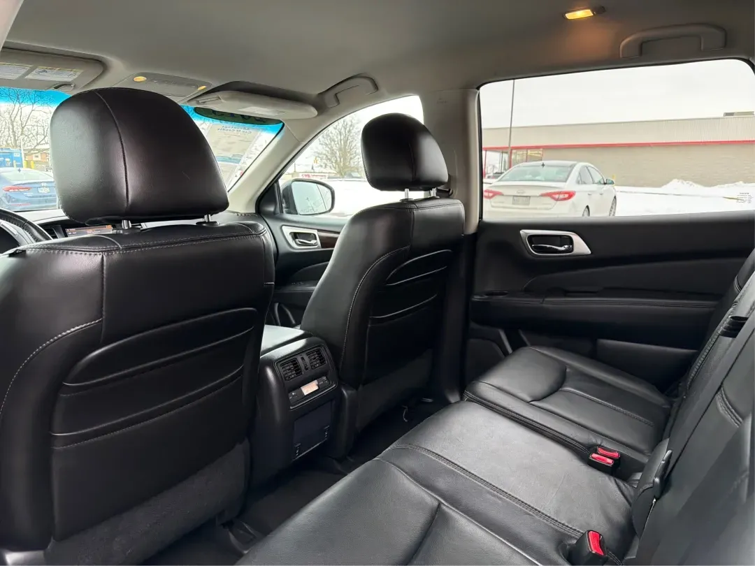 2013 Nissan Pathfinder SL (5N1AR2MM7DC) with an 3.5L V-6 DOHC engine, located at 1184 Kauffman Ave, Fairborn, OH, 45324, (937) 908-9800, 39.807072, -84.030914 - **Discover Your Next Adventure with the 2013 Nissan Pathfinder at Advantage Car and Credit in Fairborn, OH!**<br /> <br /> Are you ready to elevate your family outings or weekend adventures? Look no further than the 2013 Nissan Pathfinder SL, a spacious and dependable SUV perfect for growing familie - Photo#10