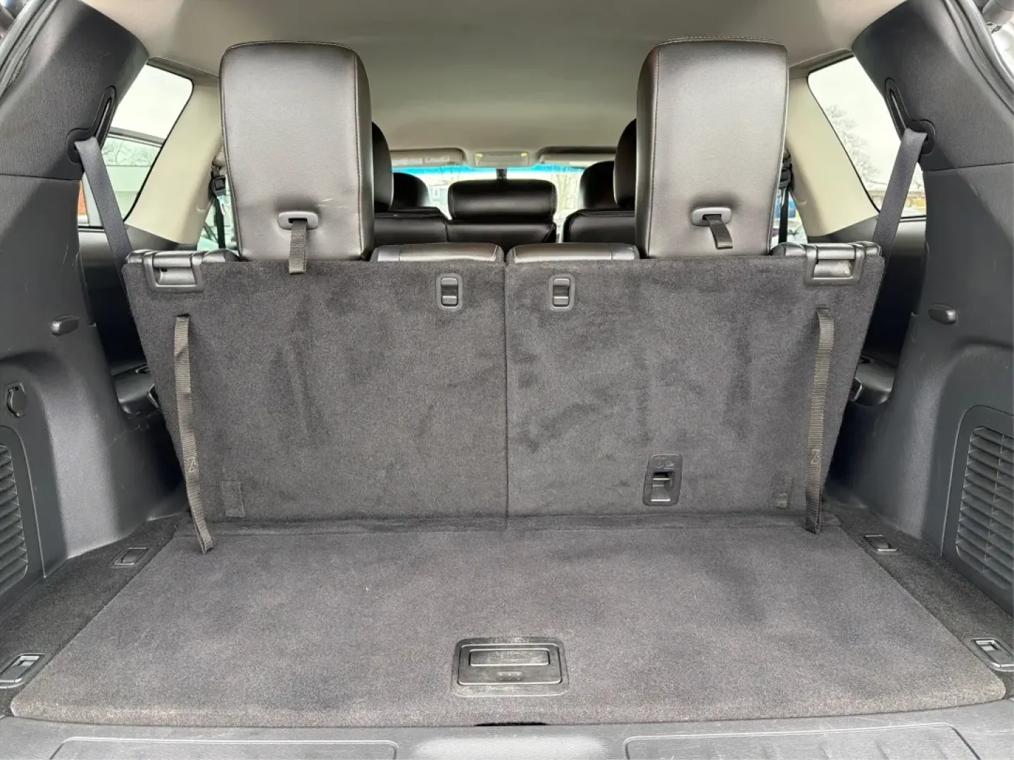 2013 Nissan Pathfinder SL (5N1AR2MM7DC) with an 3.5L V-6 DOHC engine, located at 1184 Kauffman Ave, Fairborn, OH, 45324, (937) 908-9800, 39.807072, -84.030914 - **Discover Your Next Adventure with the 2013 Nissan Pathfinder at Advantage Car and Credit in Fairborn, OH!**<br /> <br /> Are you ready to elevate your family outings or weekend adventures? Look no further than the 2013 Nissan Pathfinder SL, a spacious and dependable SUV perfect for growing familie - Photo#12