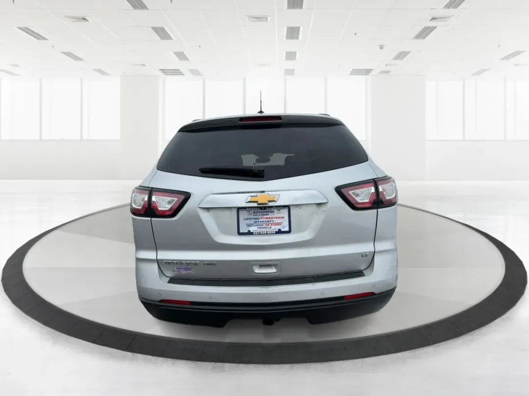 2017 Chevrolet Traverse 1LT (1GNKVGKD1HJ) with an 3.6L V-6 gasoline direct injection engine, located at 880 E. National Road, Vandalia, OH, 45377, (937) 908-9800, 39.891918, -84.183594 - **Adventure Awaits with the 2017 Chevrolet Traverse at Advantage Car and Credit!**<br /> <br /> Are you ready to elevate your family road trips or weekend adventures? Look no further than our stunning 2017 Chevrolet Traverse, available now at Advantage Car and Credit in Vandalia, OH. This spacious S - Photo#3