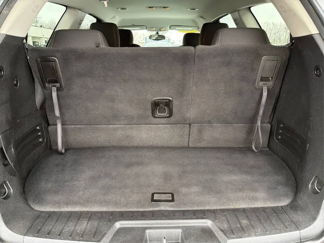 2017 Chevrolet Traverse 1LT (1GNKVGKD1HJ) with an 3.6L V-6 gasoline direct injection engine, located at 880 E. National Road, Vandalia, OH, 45377, (937) 908-9800, 39.891918, -84.183594 - **Adventure Awaits with the 2017 Chevrolet Traverse at Advantage Car and Credit!**<br /> <br /> Are you ready to elevate your family road trips or weekend adventures? Look no further than our stunning 2017 Chevrolet Traverse, available now at Advantage Car and Credit in Vandalia, OH. This spacious S - Photo#12