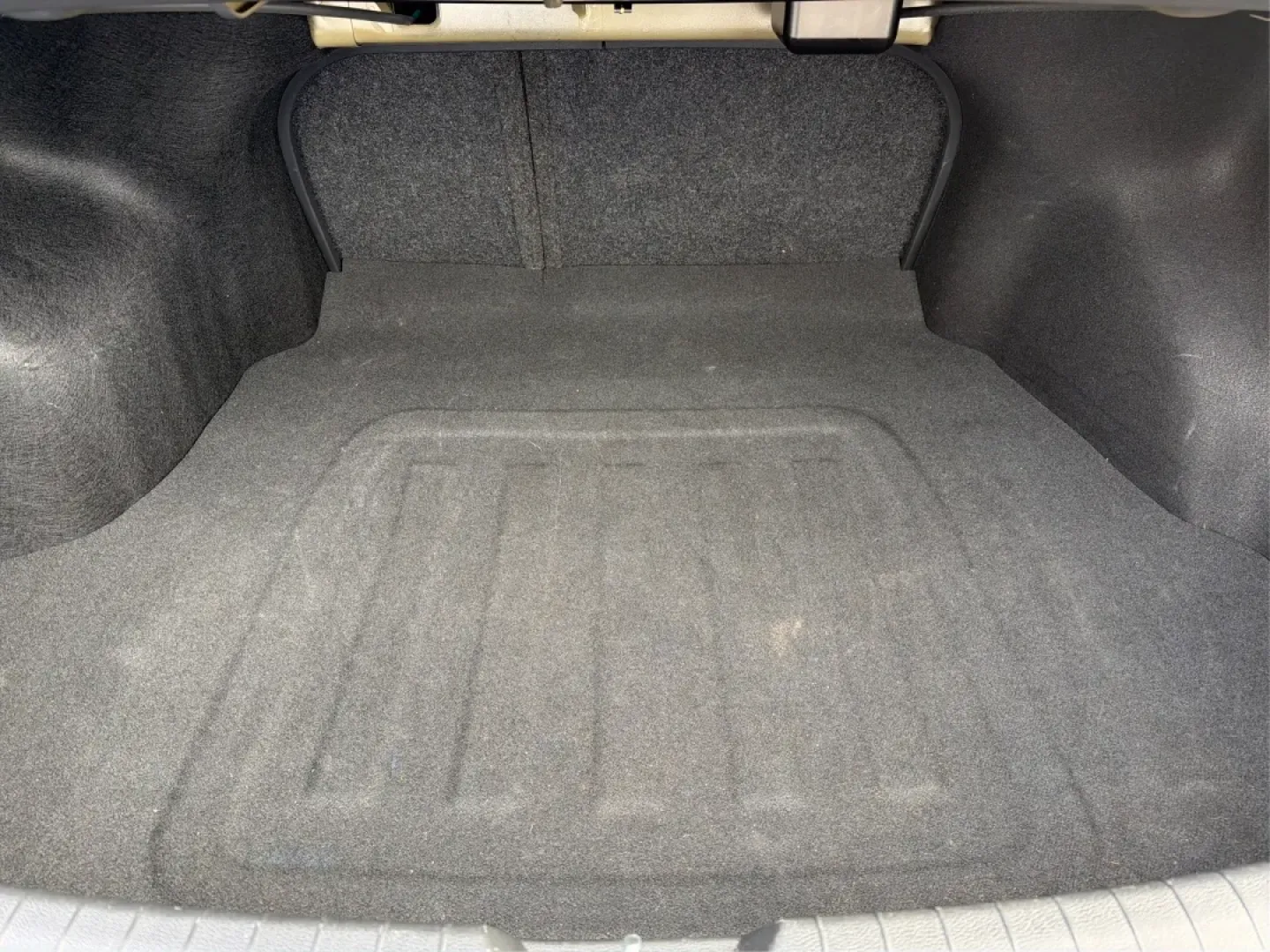 2018 Hyundai Sonata Sport (5NPE34AF6JH) with an 2.4L I-4 gasoline direct injection engine, located at 880 E. National Road, Vandalia, OH, 45377, (937) 908-9800, 39.891918, -84.183594 - **Discover the 2018 Hyundai Sonata Sport: Elevate Your Daily Commute in Style!**<br /> <br /> Are you seeking a vehicle that perfectly balances style, comfort, and reliability for your daily commute or family outings? Look no further than this stunning 2018 Hyundai Sonata Sport, available now at Adv - Photo#11