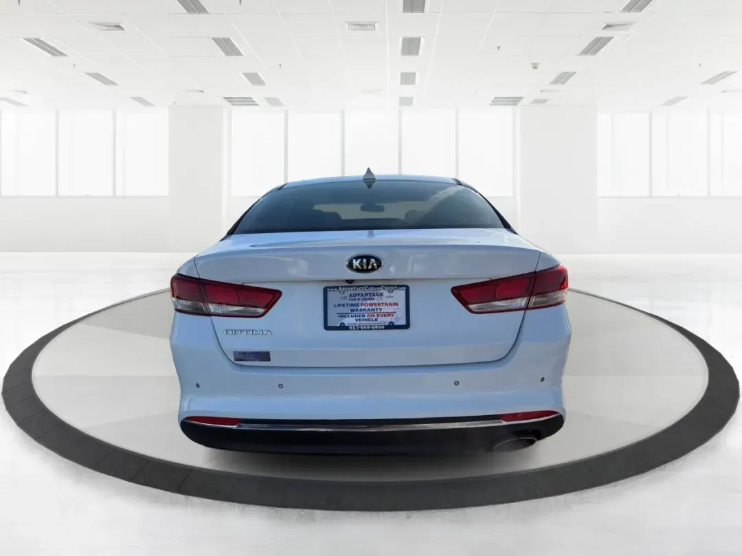 2018 Kia Optima LX (5XXGT4L39JG) with an Theta II 2.4L I-4 gasoline direct injection engine, located at 1099 N County Rd 25A, Troy, OH, 45373, (937) 908-9800, 40.057079, -84.212883 - Discover the perfect blend of style, comfort, and reliability with the 2018 Kia Optima LX, now available at Advantage Car and Credit in New Carlisle, OH. This sedan is designed for those who appreciate a smooth driving experience and high-end features, making it an ideal choice for budget-conscious - Photo#3